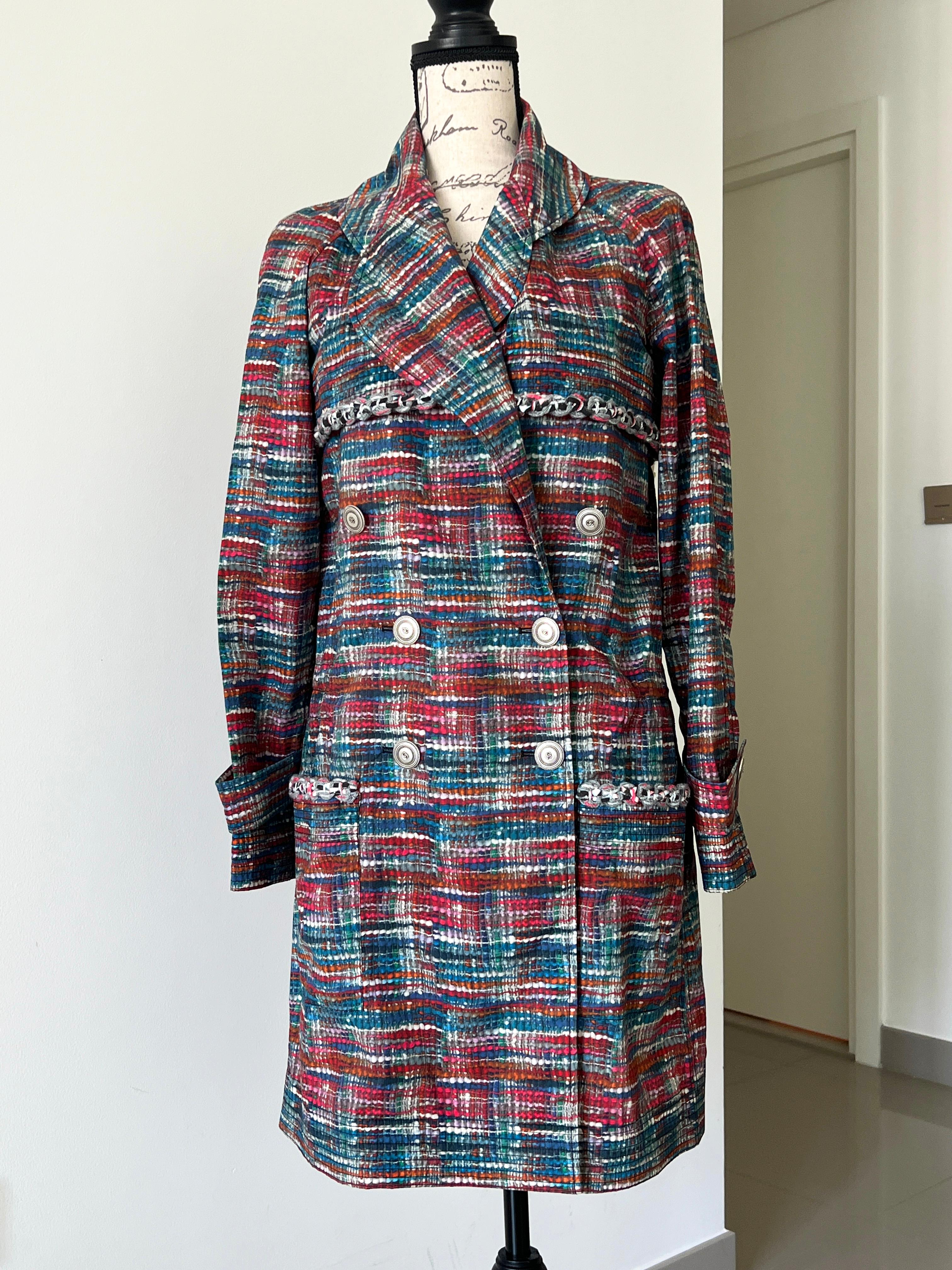 Chanel Lilly Allen Style Trench Coat In New Condition For Sale In Dubai, AE