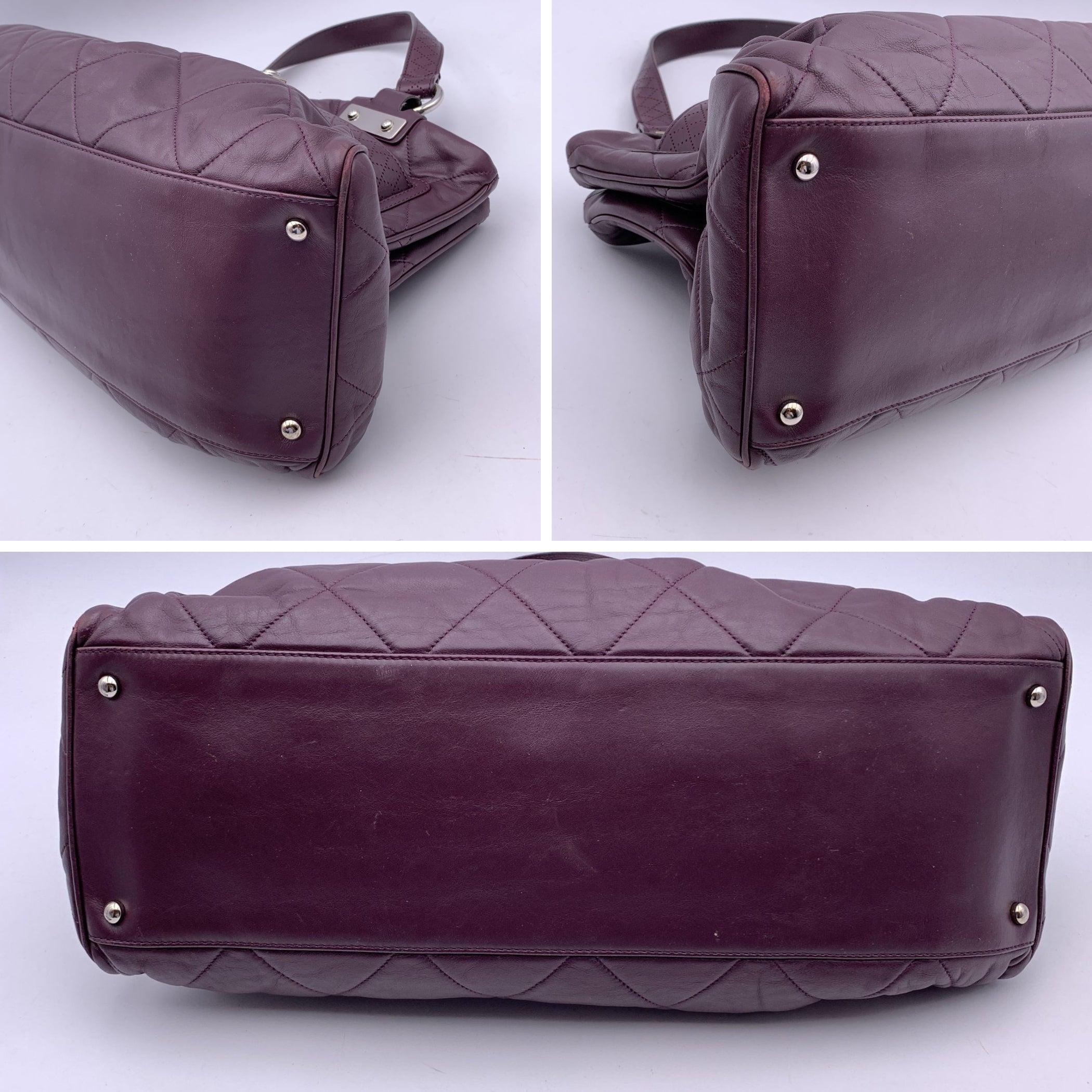 Chanel Limited Ed Purple Quilted Leather Paris-Londres Satchel Bag In Excellent Condition For Sale In Rome, Rome