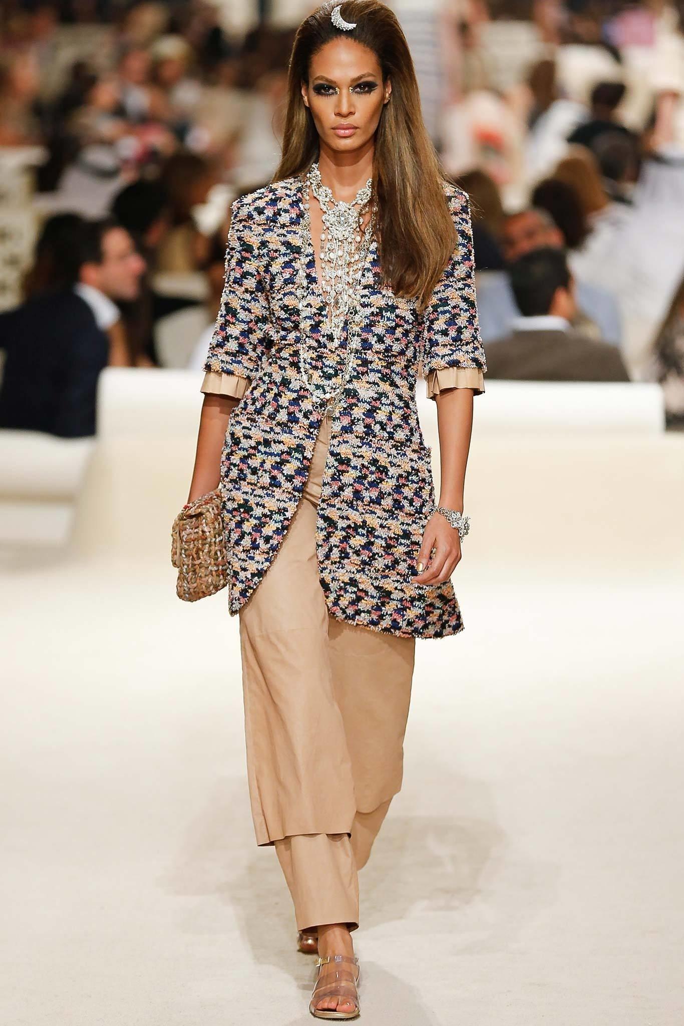 Chanel Limited Edition 2015 Dubai Resort Runway Woven Pom Pom Classic Flap Bag For Sale 6