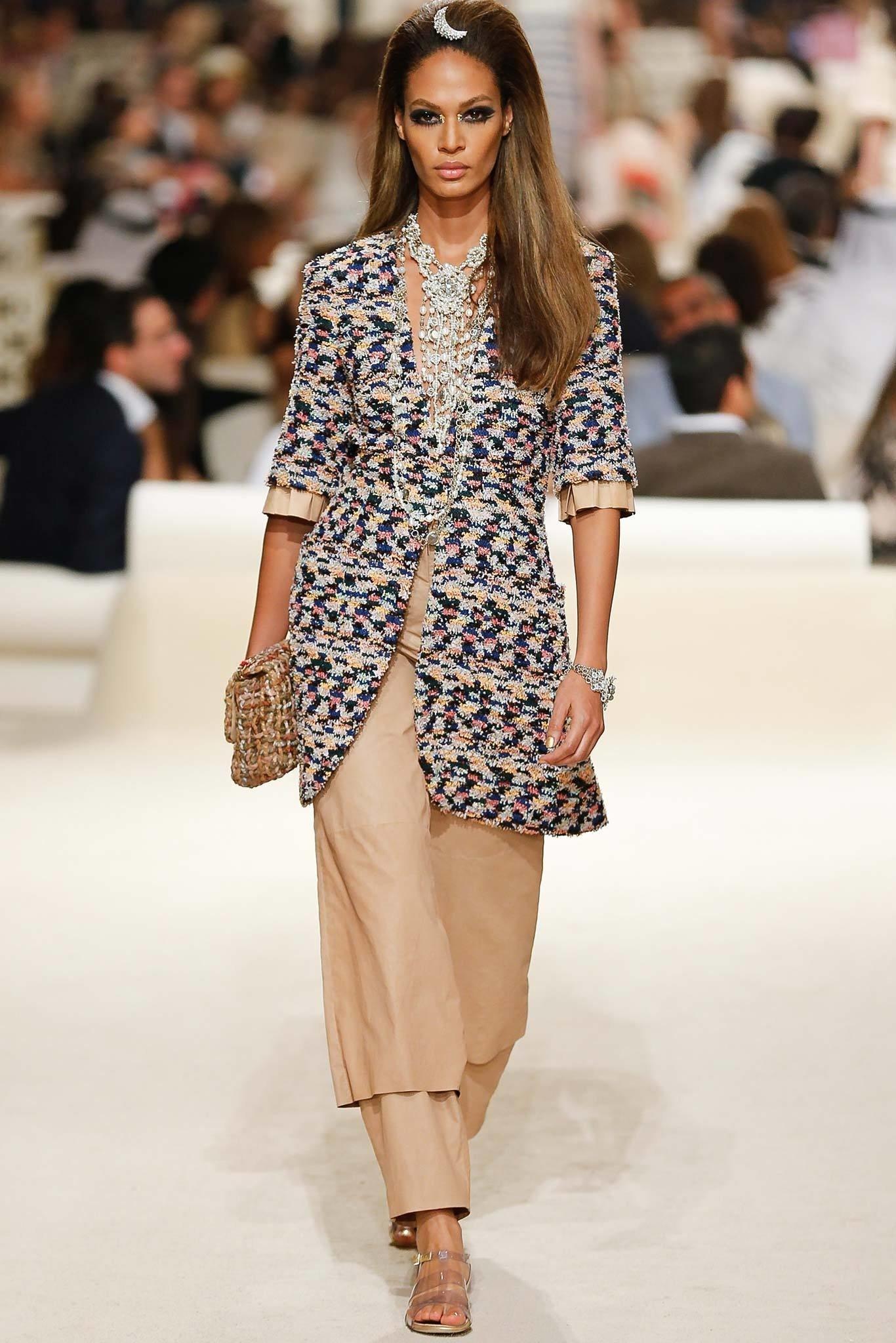 Chanel Limited Edition 2015 Dubai Resort Runway Woven Pom Pom Classic Flap Bag For Sale 5