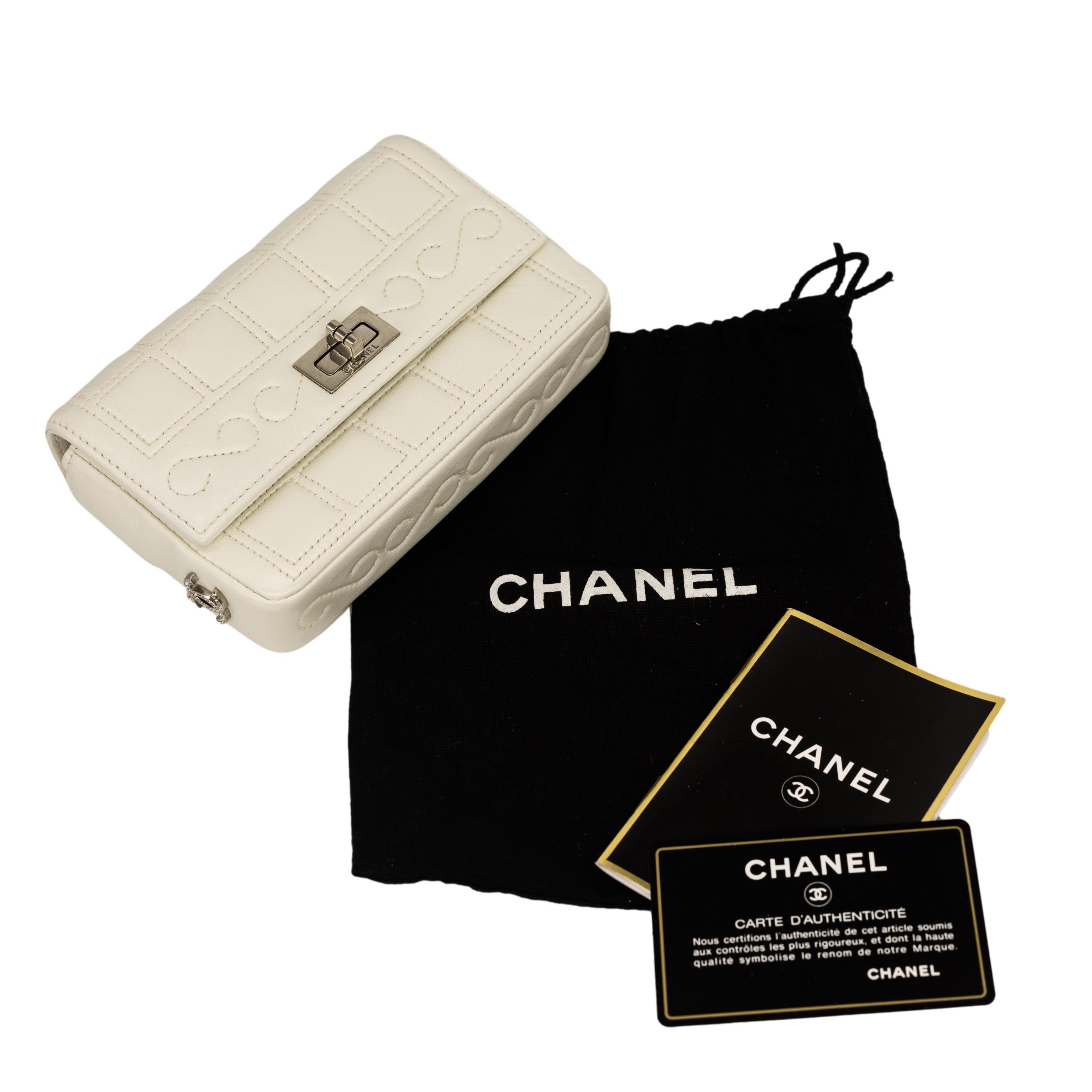 Chanel Limited Edition 2.55 Re-Issue White Mini Chocolate Bar Shoulder Bag, 2002 10