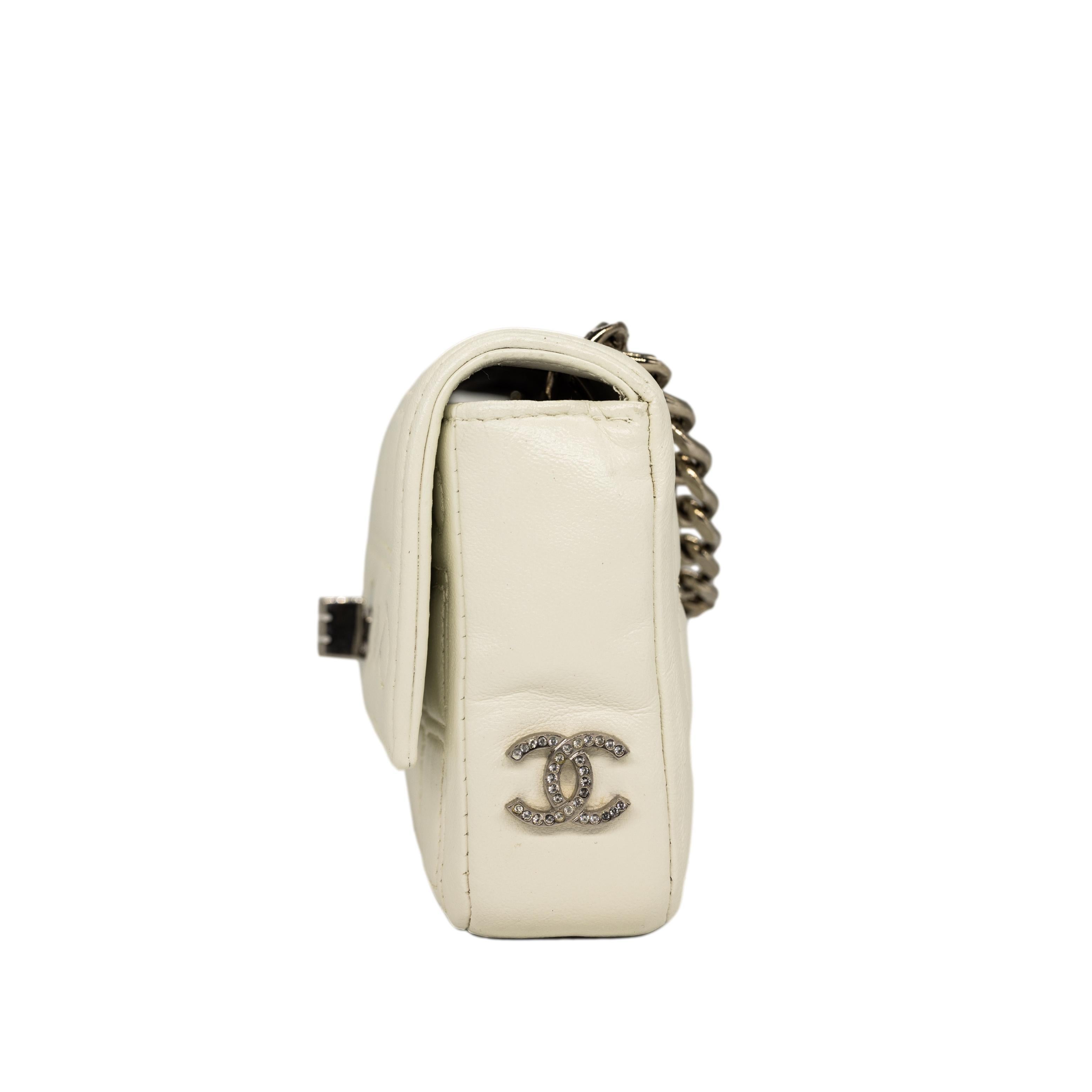 Chanel Limited Edition 2.55 Re-Issue White Mini Chocolate Bar Shoulder Bag, 2002 1