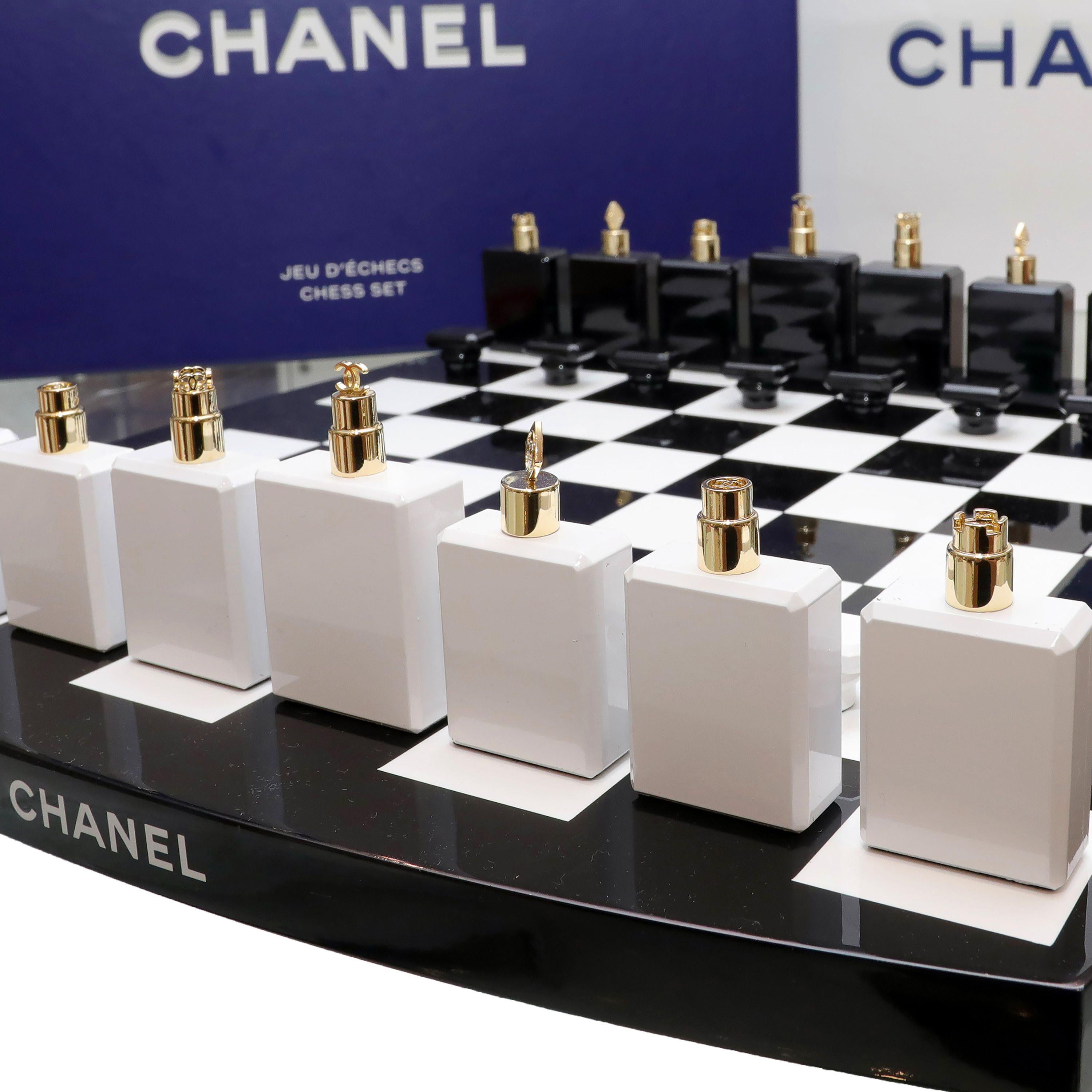 Chanel Limited Edition Schachspiel im Zustand „Neu“ im Angebot in Palm Beach, FL