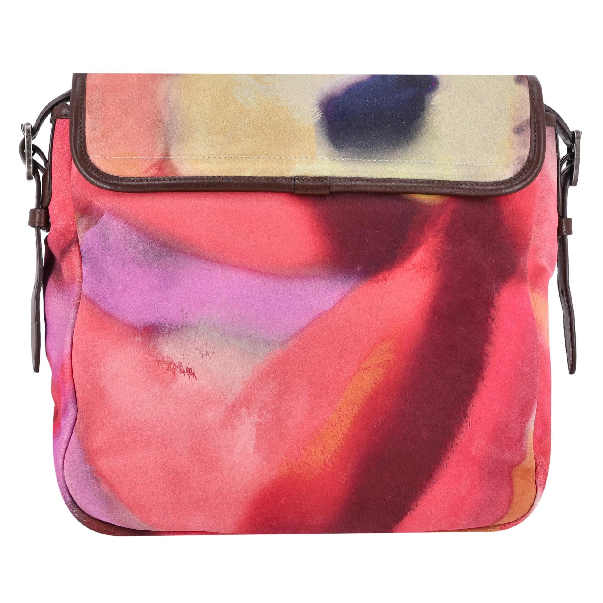 Chanel Limited Edition Graffiti Flower Power Nubuck Messenger Pour femmes en vente