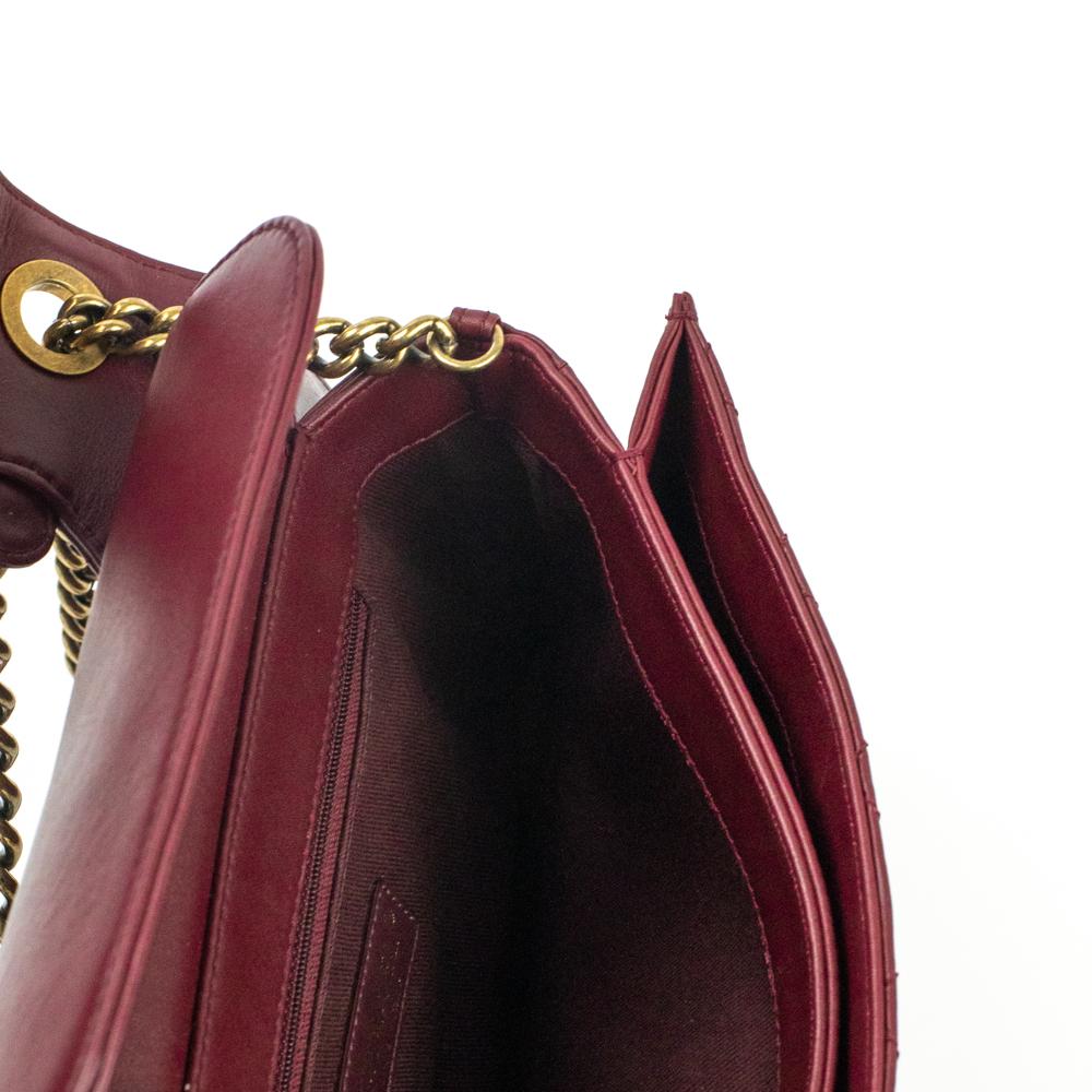 CHANEL, limitierte Auflage in burgunderrotem Leder Damen