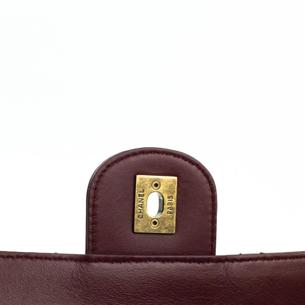 CHANEL, limitierte Auflage in burgunderrotem Leder 3