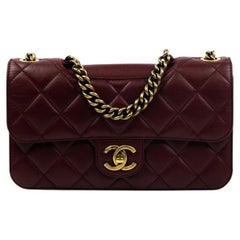 CHANEL, limitierte Auflage in burgunderrotem Leder