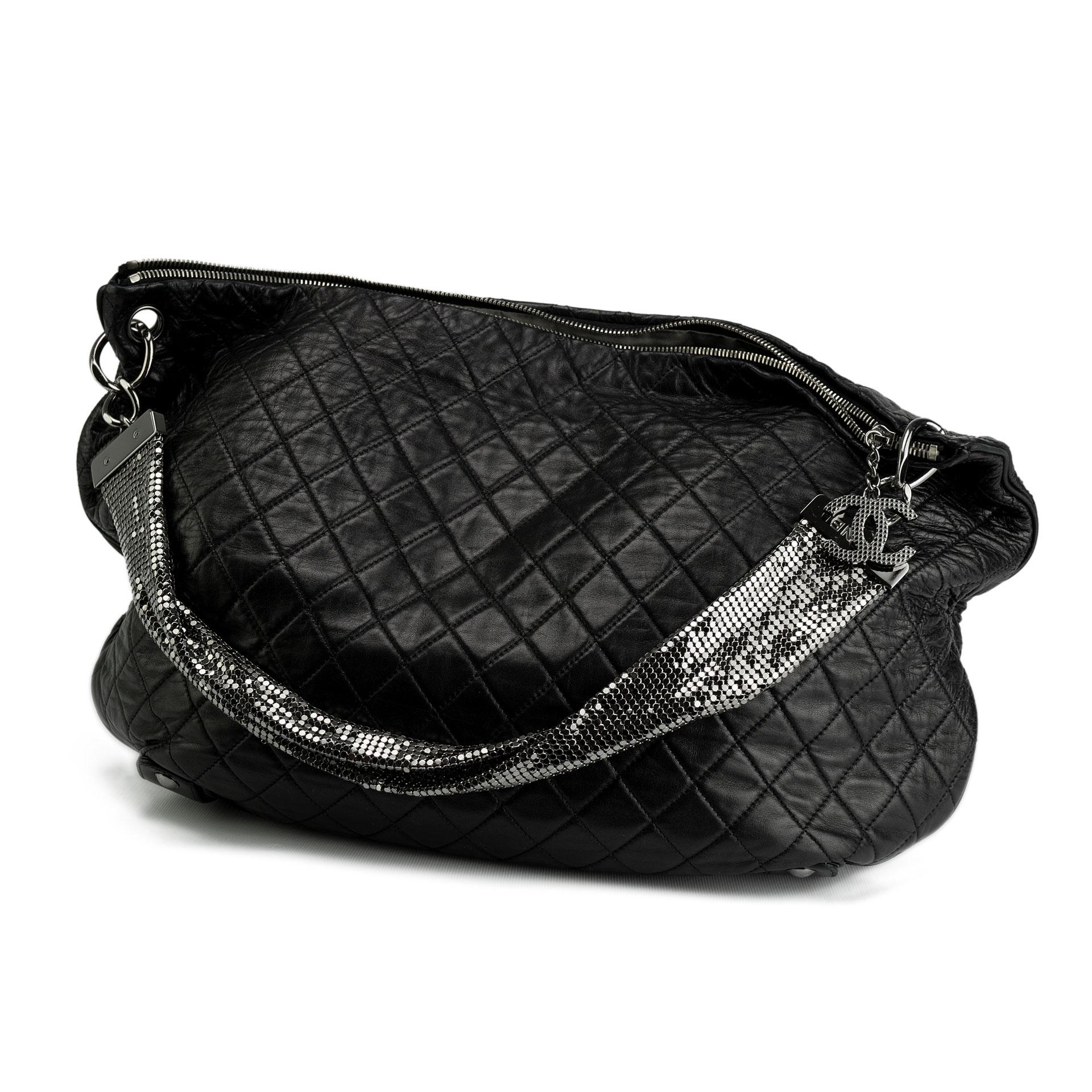 Chanel Limited Edition Jumbo Mesh Chain Lambskin Quilted Hobo Satchel For Sale 5
