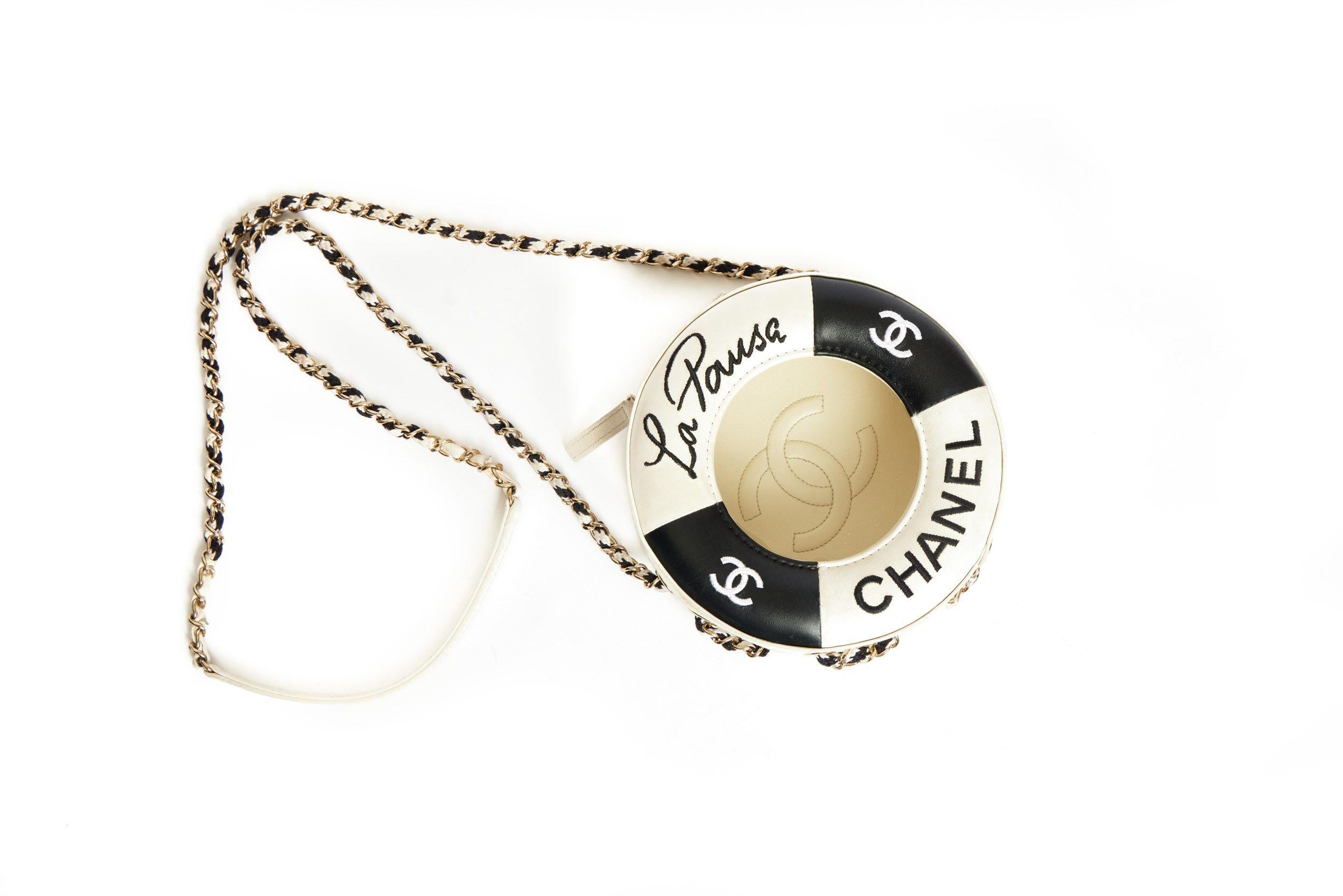 Chanel Limited Edition La Pausa Bag In Excellent Condition For Sale In West Hollywood, CA