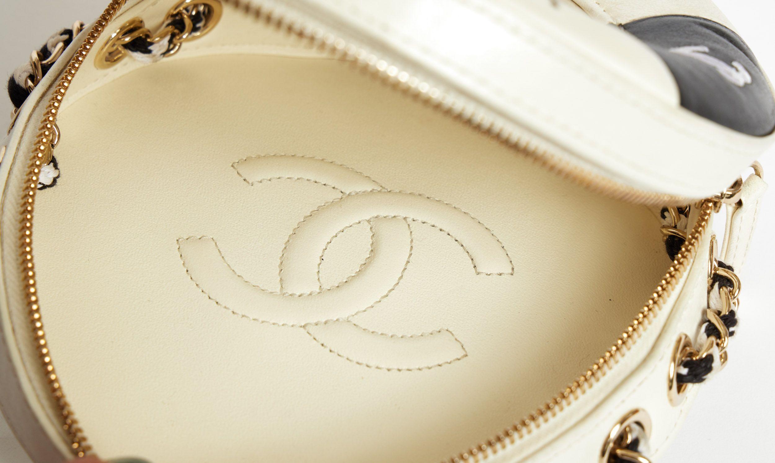 Chanel Limited Edition La Pausa Bag For Sale 1