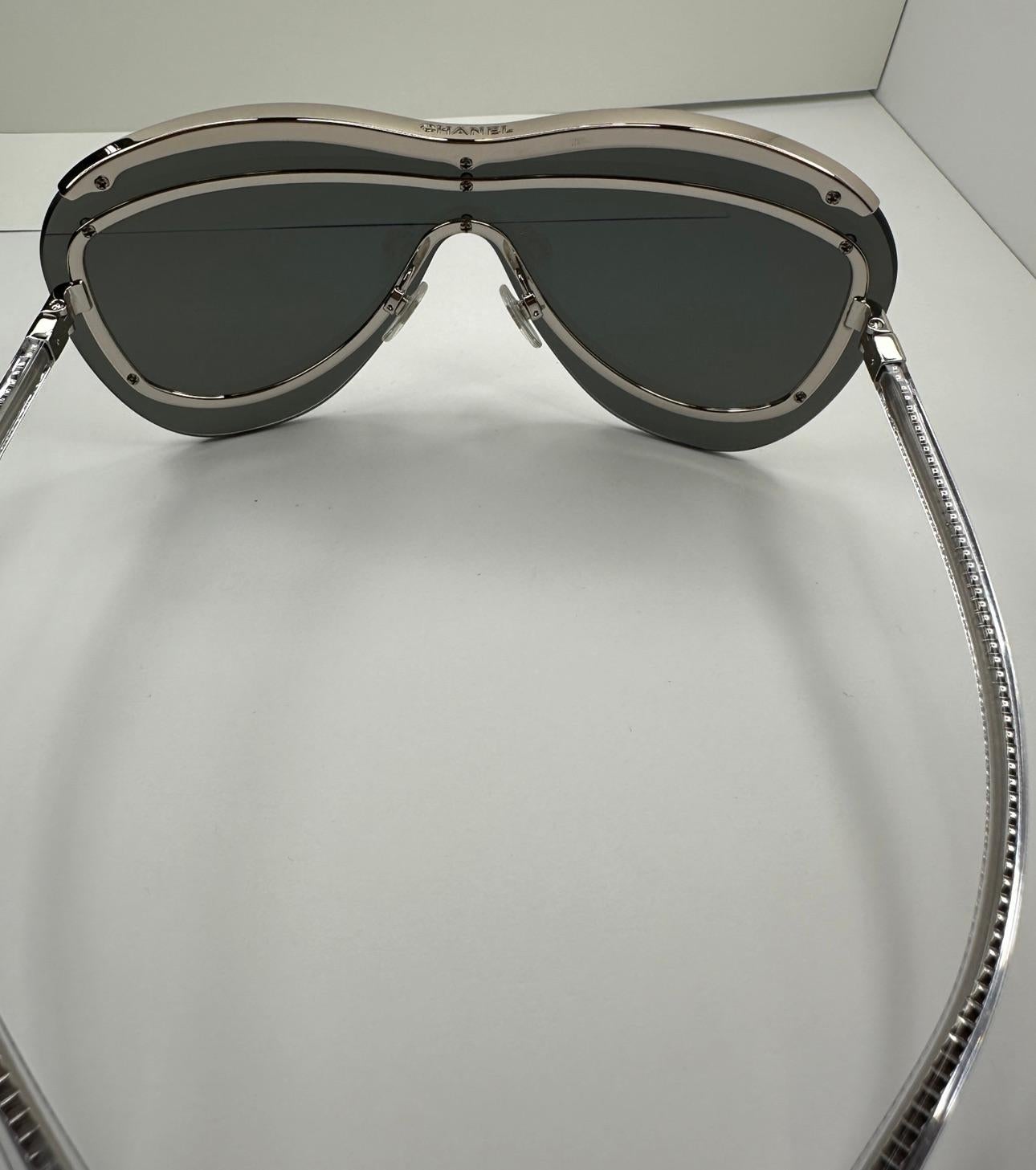 Chanel 'Limited Edition' Mirrored Silver-Chrome with 'Studs' Space-Age Sunglass In Good Condition For Sale In New York, NY