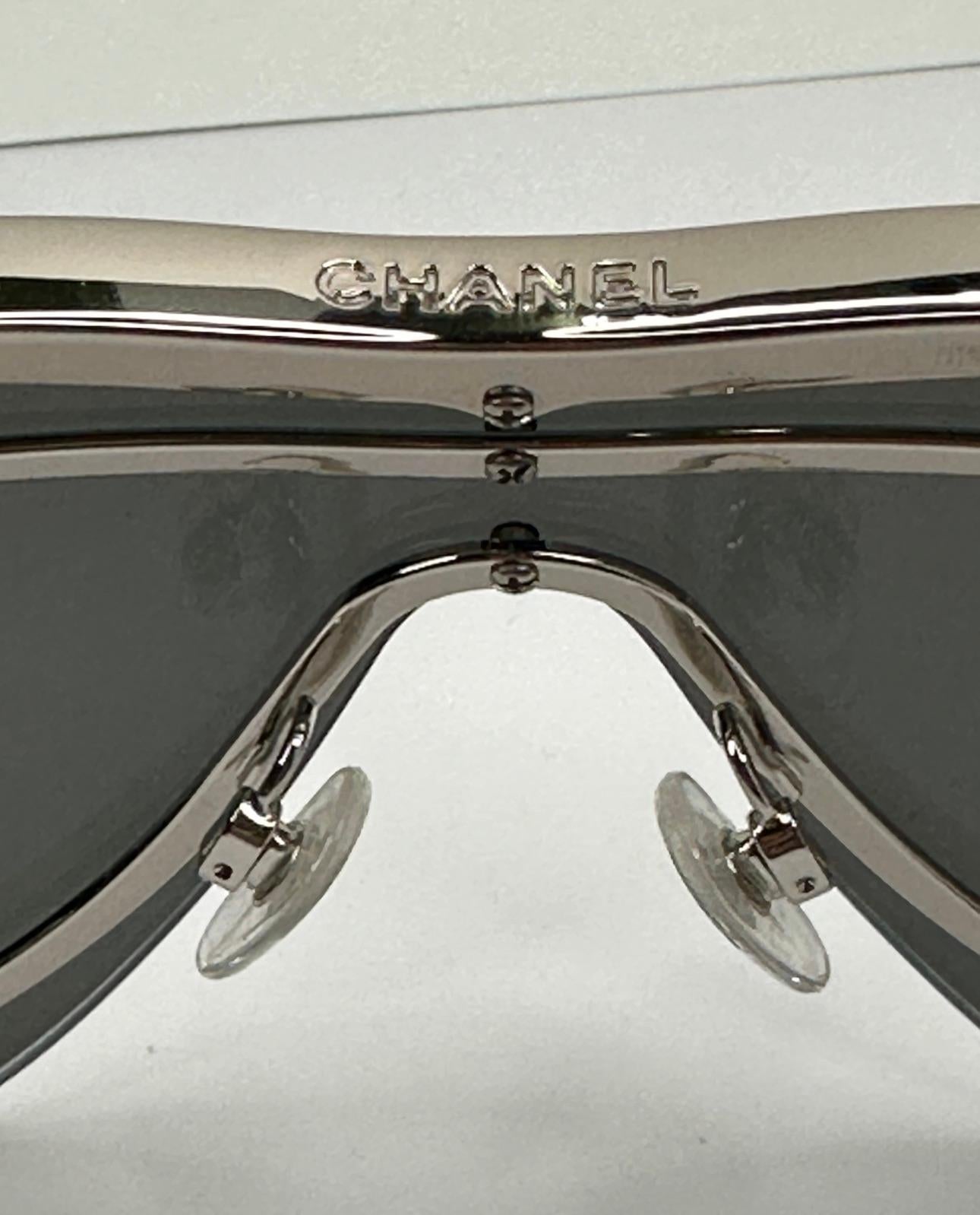 Chanel 'Limited Edition' Mirrored Silver-Chrome with 'Studs' Space-Age Sunglass For Sale 1