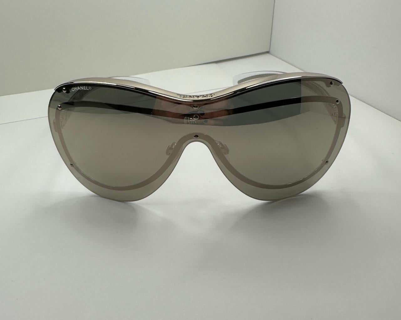 Chanel 'Limited Edition' Mirrored Silver-Chrome with 'Studs' Space-Age Sunglass For Sale 3