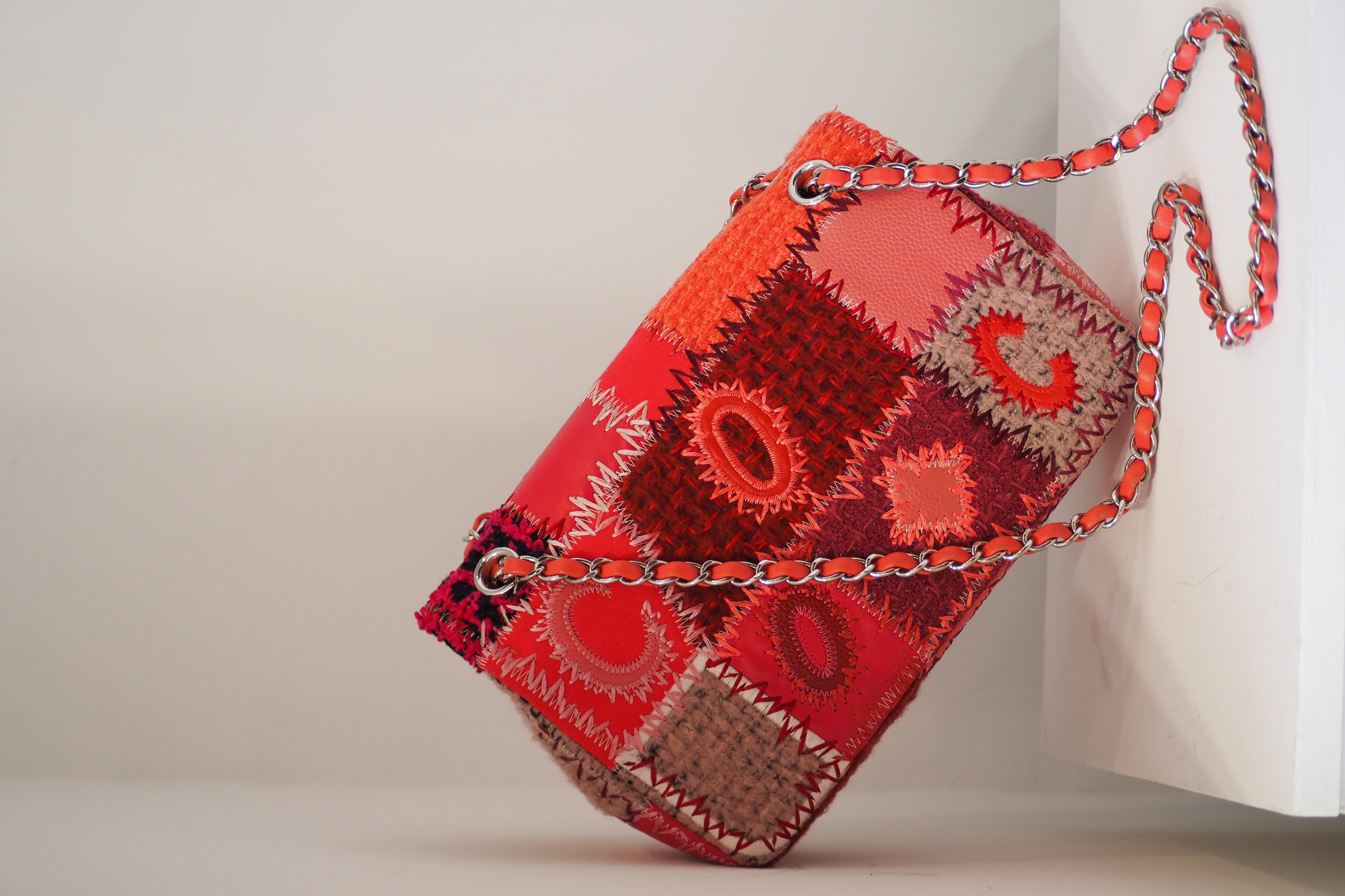 Borsa a tracolla Chanel patchwork in edizione limitata in vendita 8