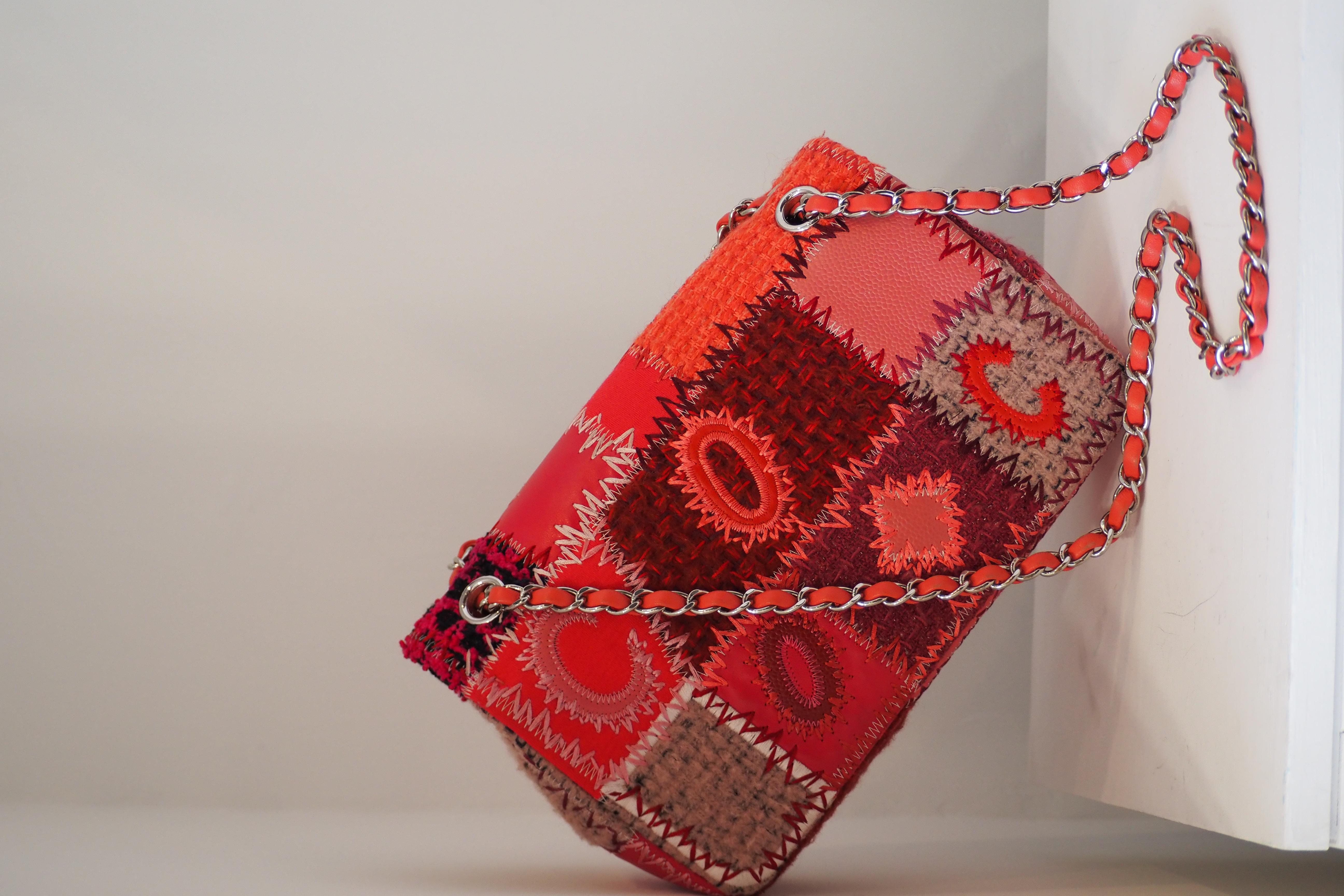 Borsa a tracolla Chanel patchwork in edizione limitata in vendita 9