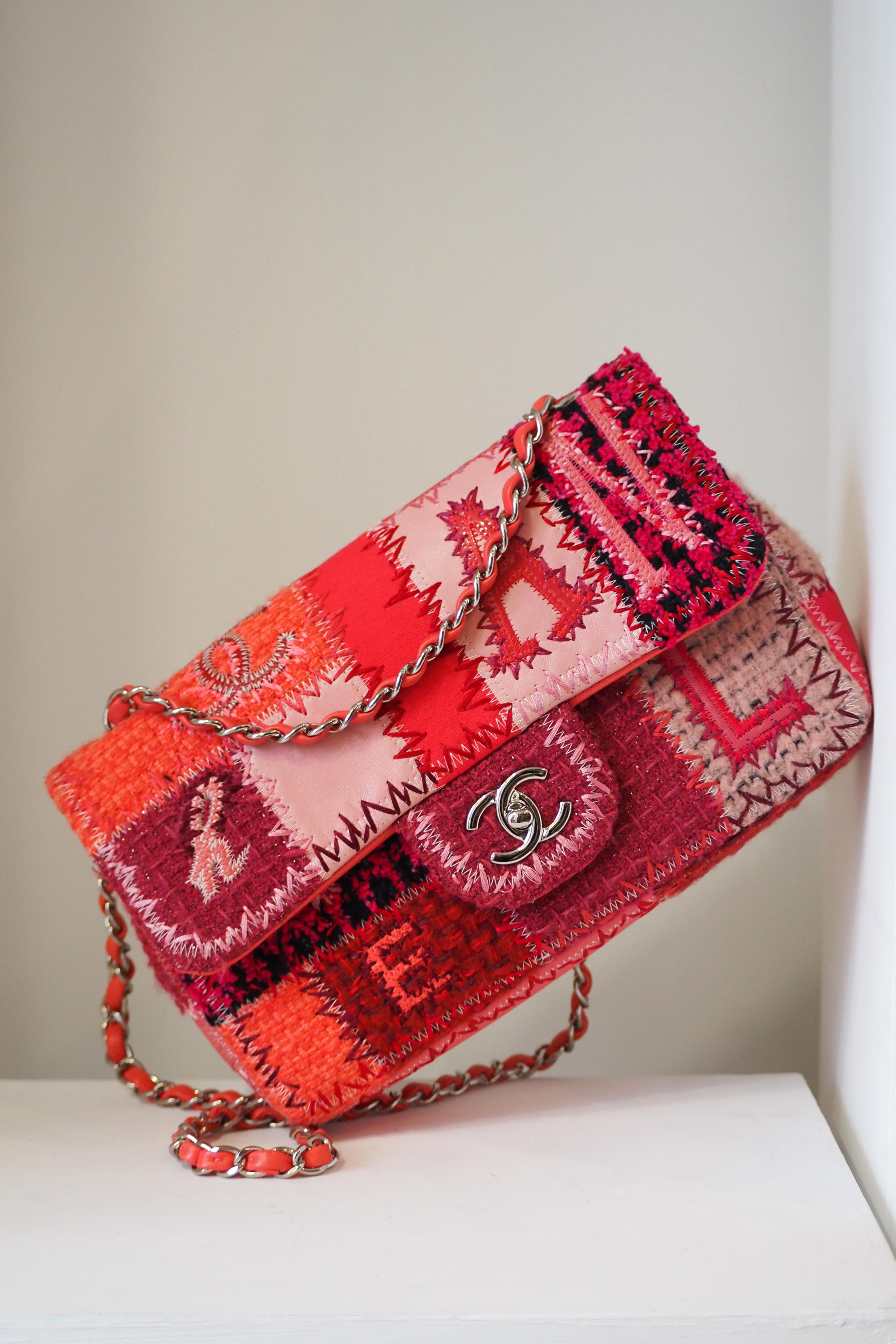 Borsa a tracolla Chanel patchwork in edizione limitata in vendita 15