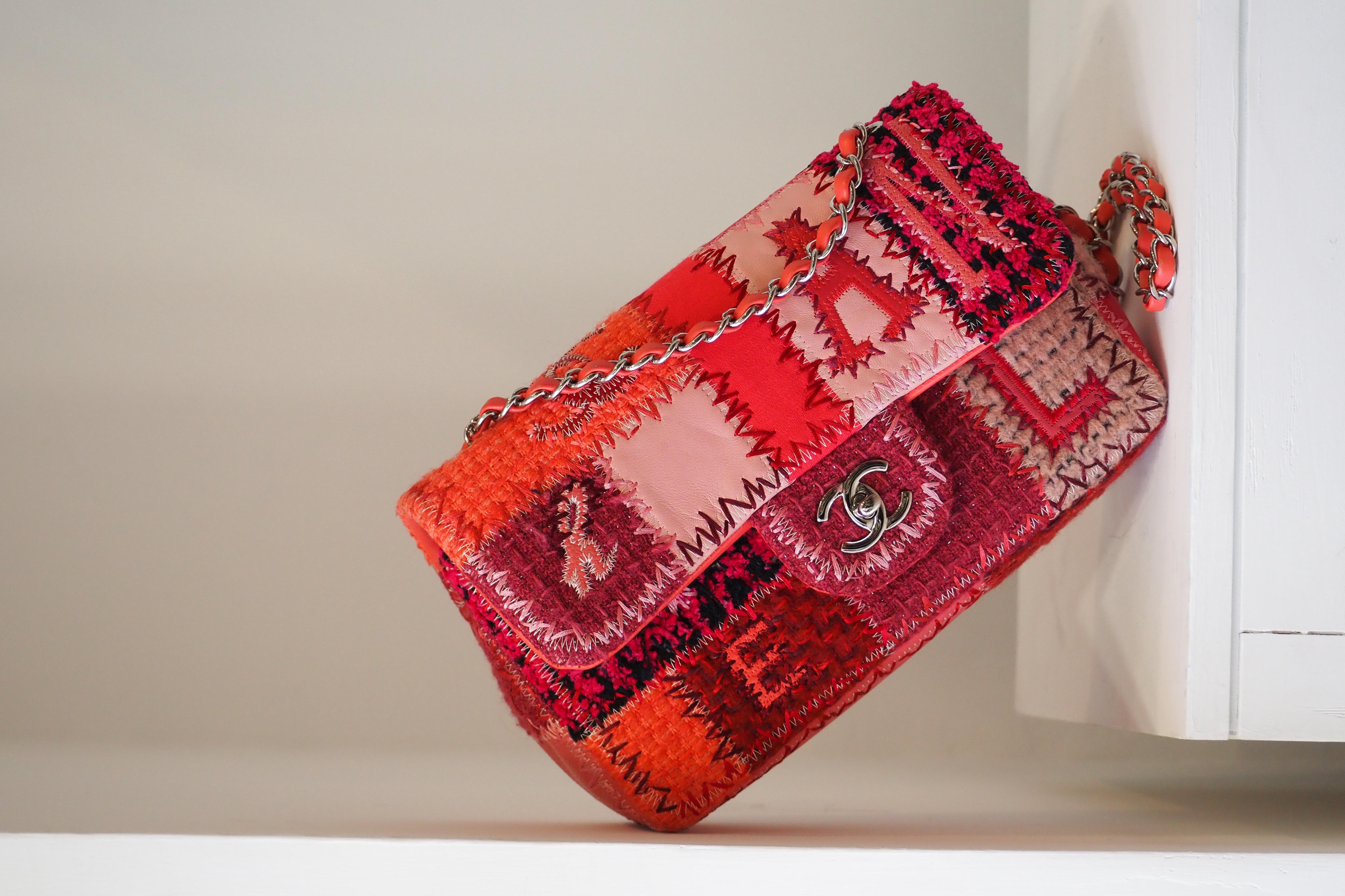 Borsa a tracolla Chanel patchwork in edizione limitata in vendita 1