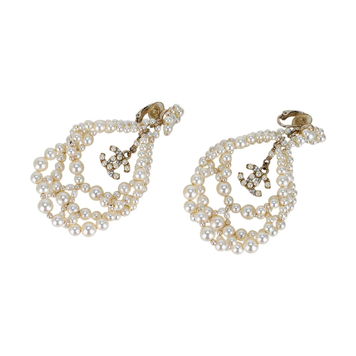 Chanel Limited Edition Pearl Earrings 15A In Excellent Condition For Sale In Miami, FL