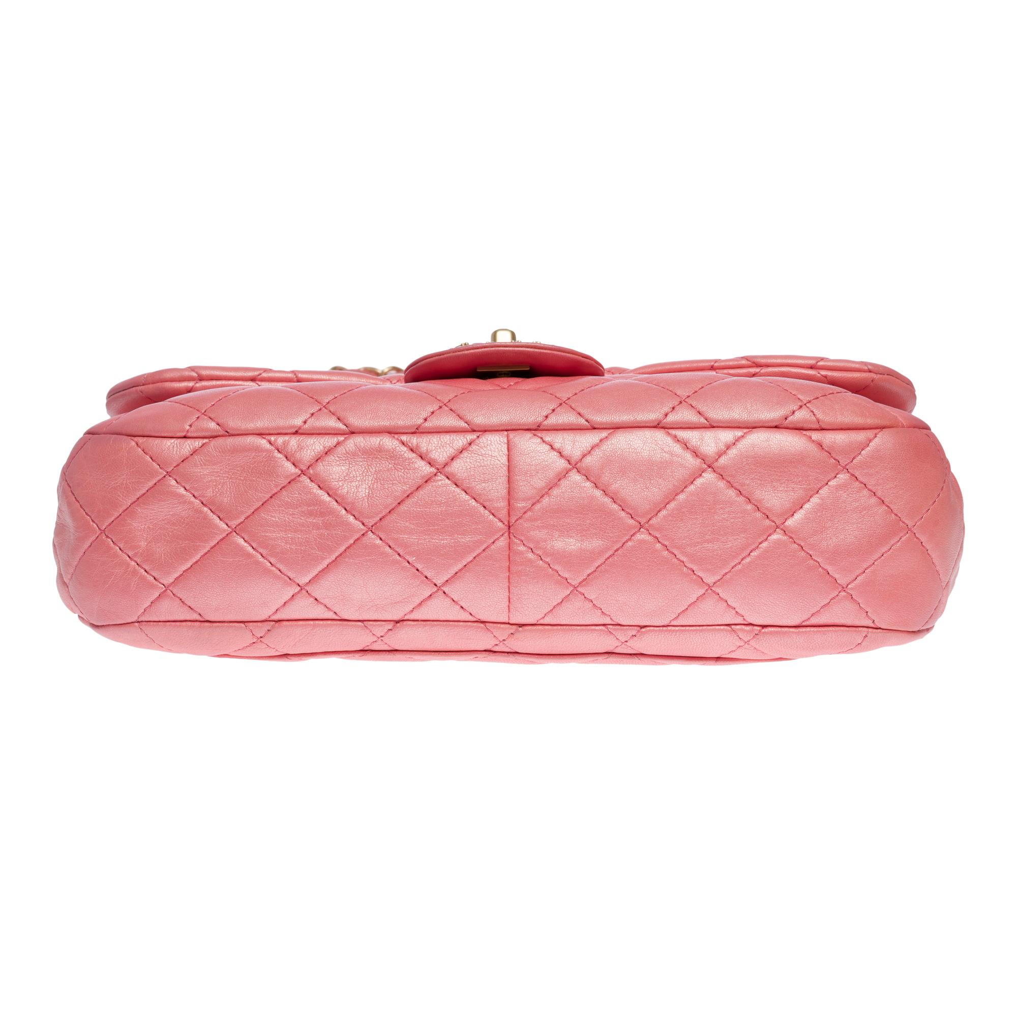 Chanel limited edition shoulder flap bag in Metallic Pink quilted leather, MGHW For Sale 4
