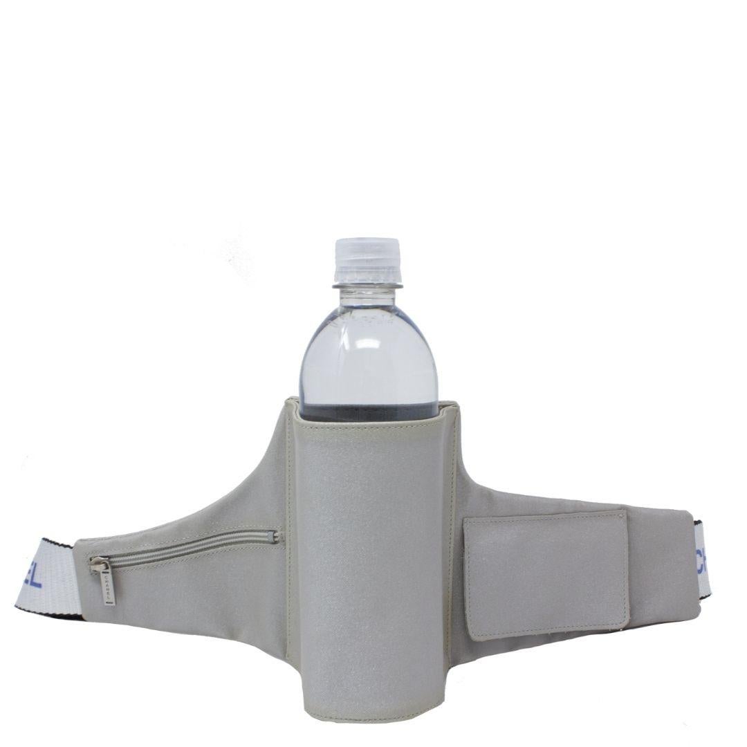 Chanel Limitierte Auflage Sport-Wasserflaschen-Tasche an der Taille im Zustand „Gut“ im Angebot in Atlanta, GA