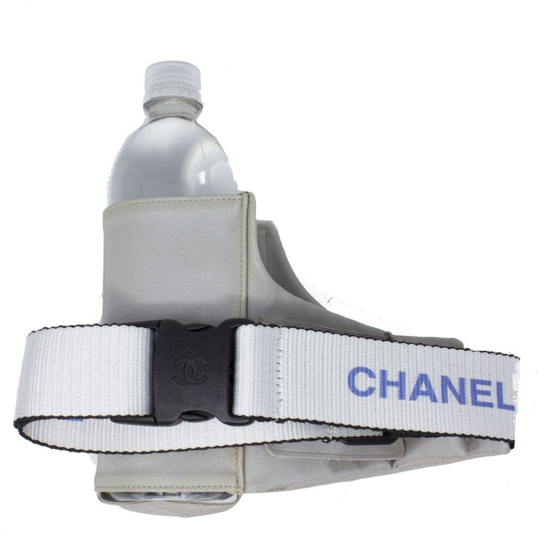 Chanel Limitierte Auflage Sport-Wasserflaschen-Tasche an der Taille für Damen oder Herren im Angebot