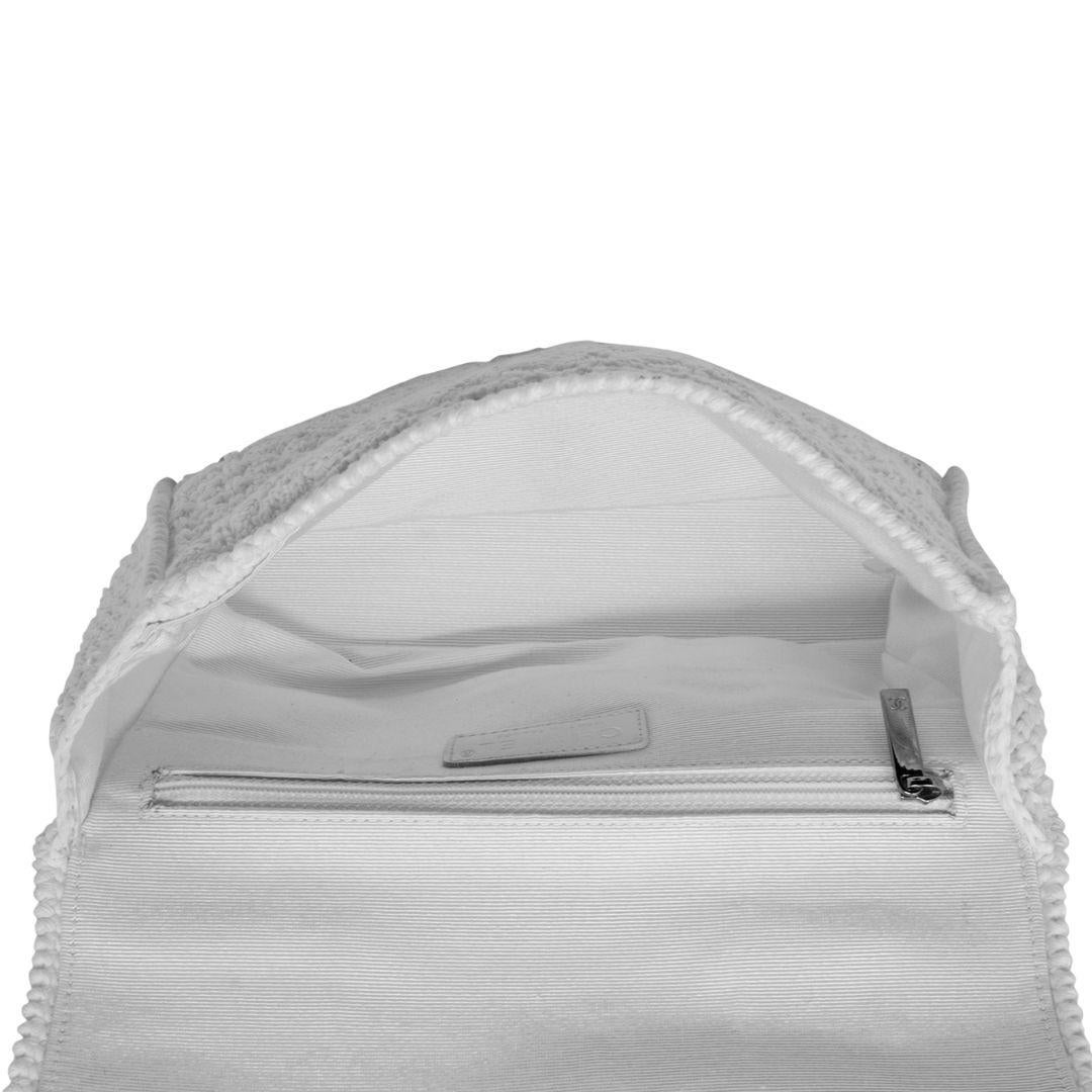 Women's or Men's Chanel Limited Edition White Hand Knit Flap Bag For Sale