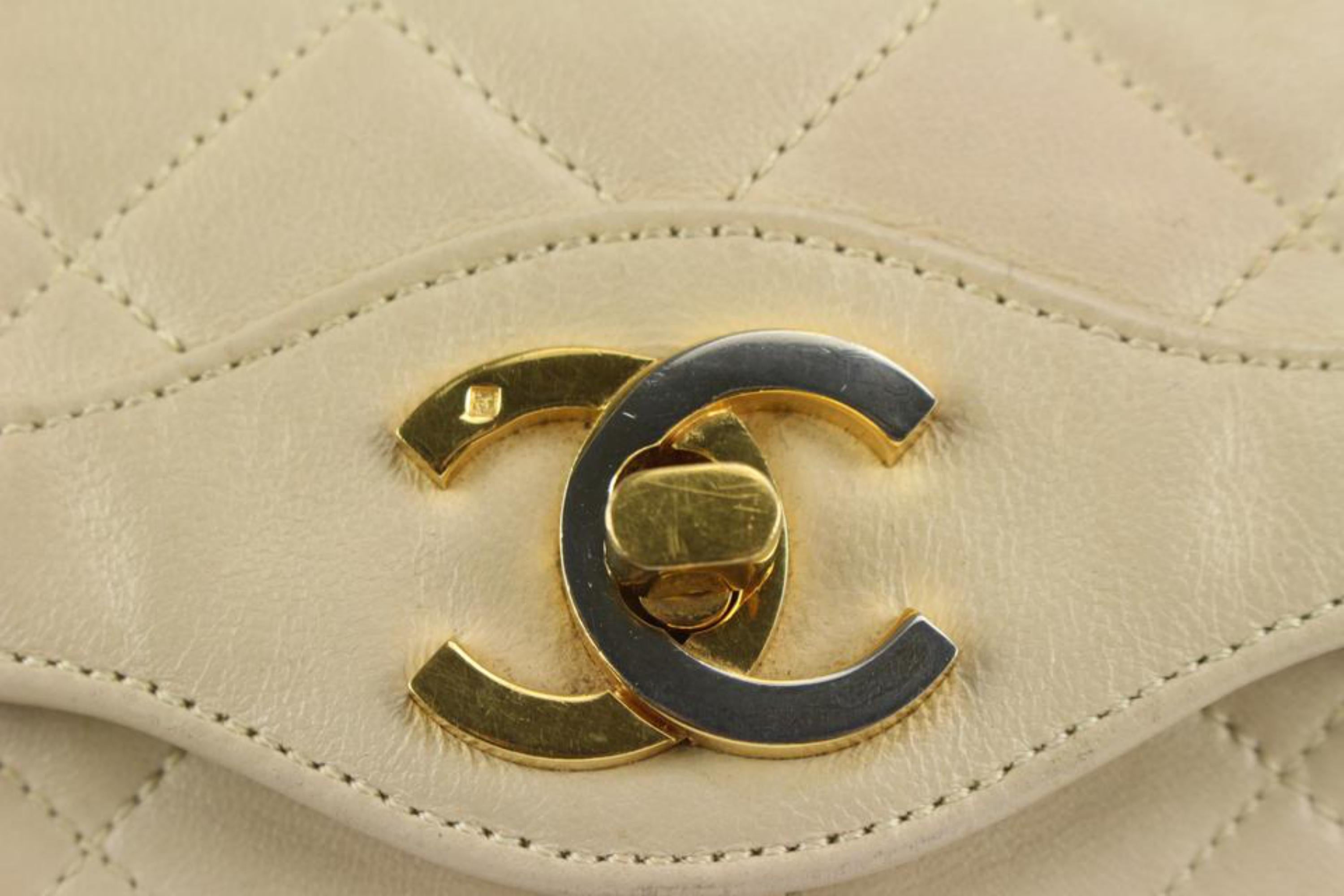Chanel Limited Two-Tone Paris Edition Beige Klassische Klappe 1220c43 im Angebot 1