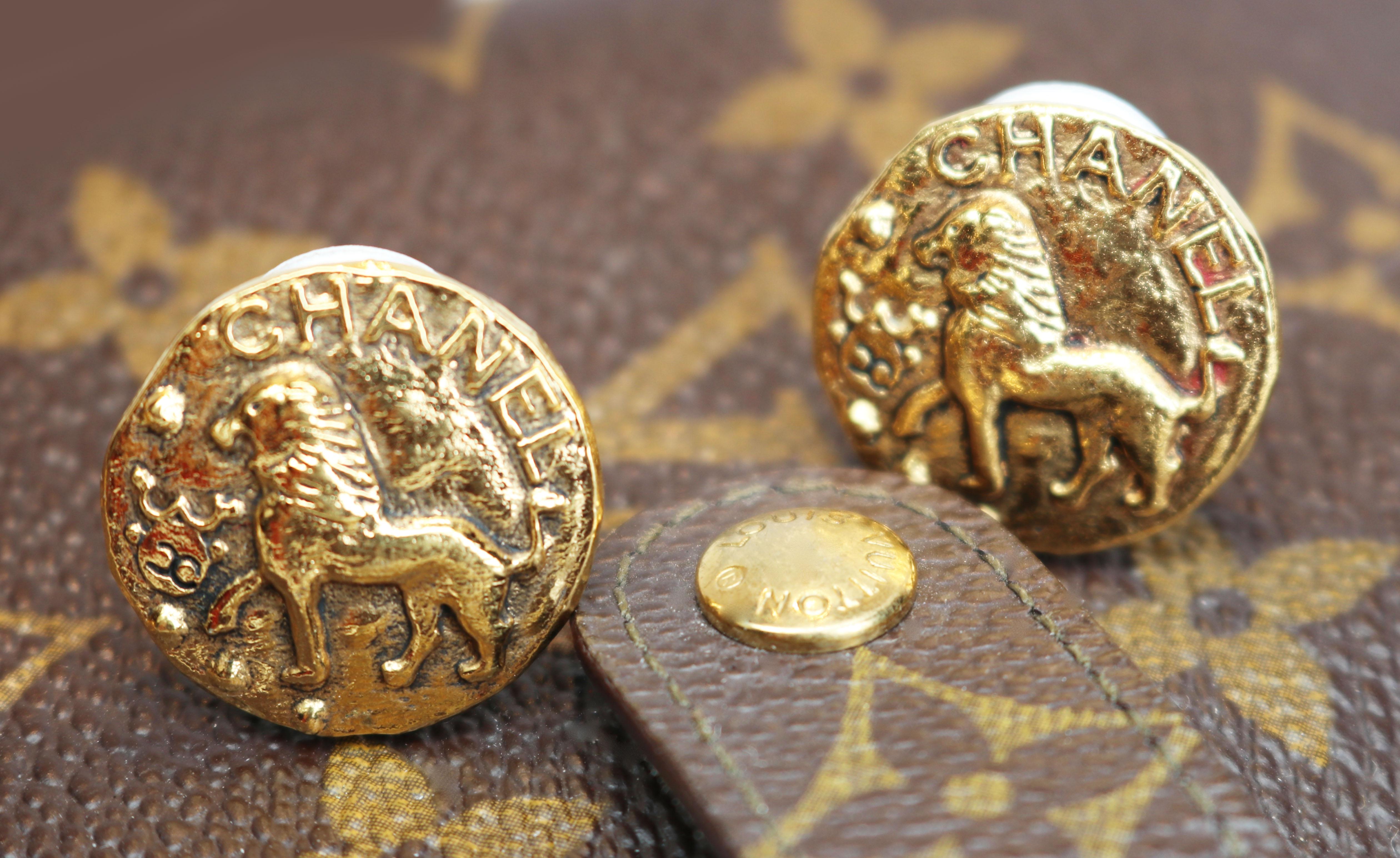 VINTAGE CHANEL EARRINGS *signed* Genuine Gold Chanel Lion Medallion with Logo Clip-on French Designer Statement Earrings
Chanel earrings are indeed special and these are among the most rare. They feature the courageous lion in a regal pose with an