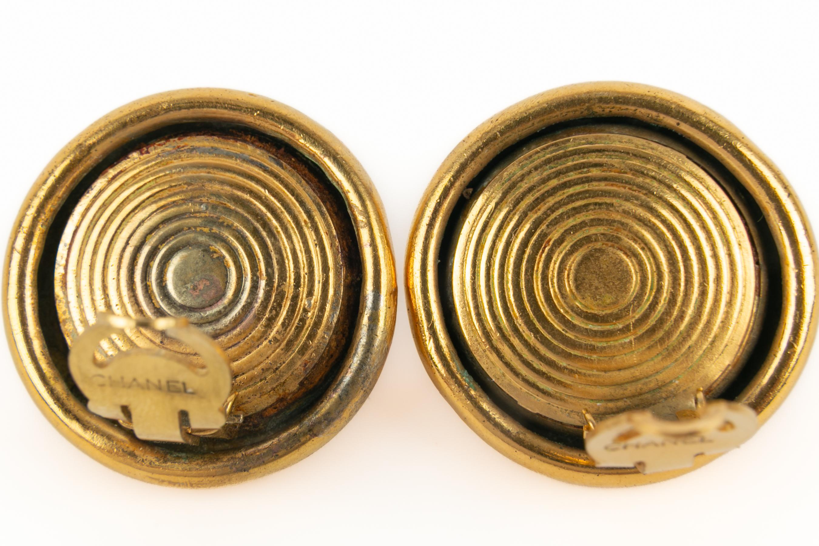 Chanel Löwe Ohrringe im Angebot 3