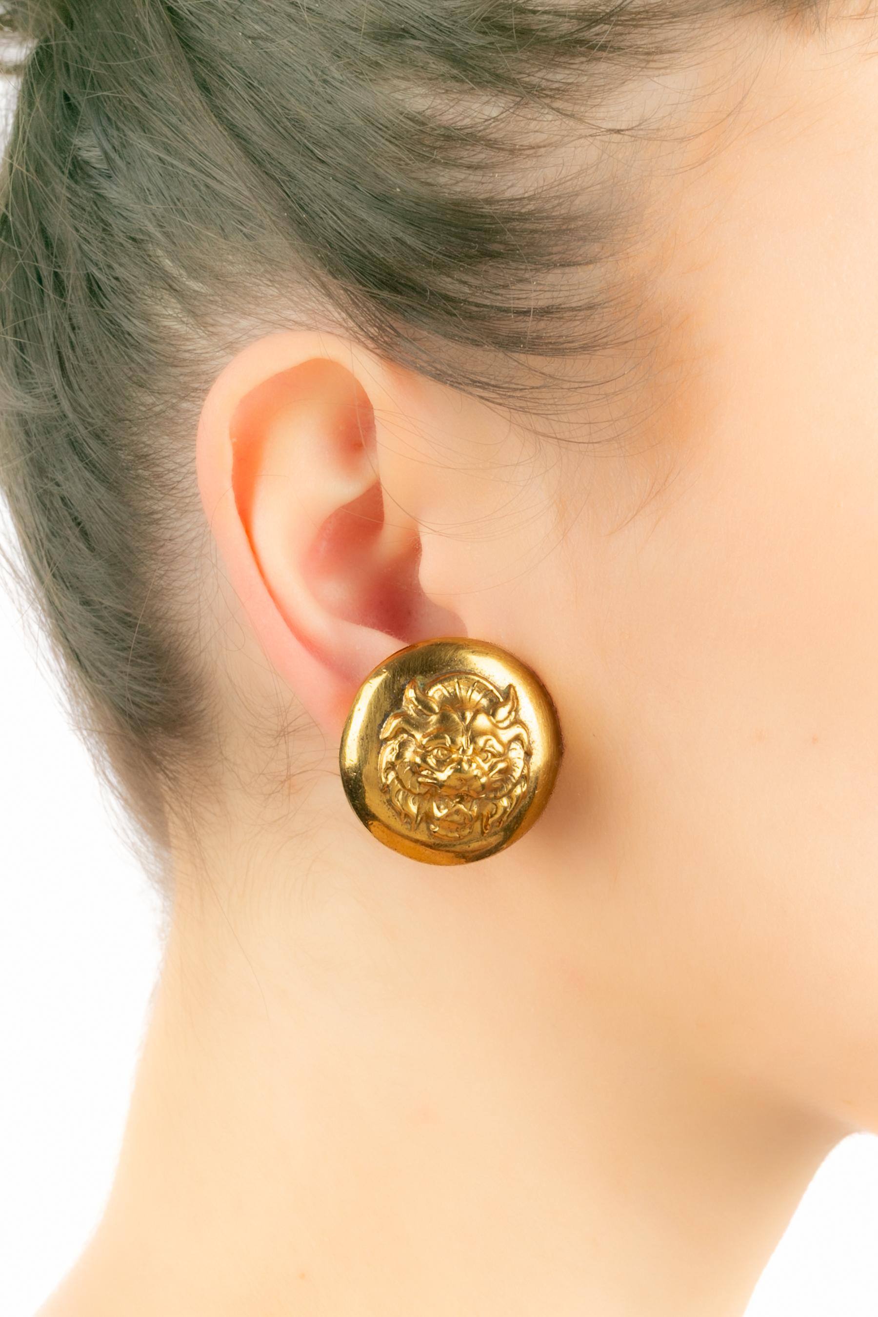 Chanel Löwe Ohrringe im Angebot 4