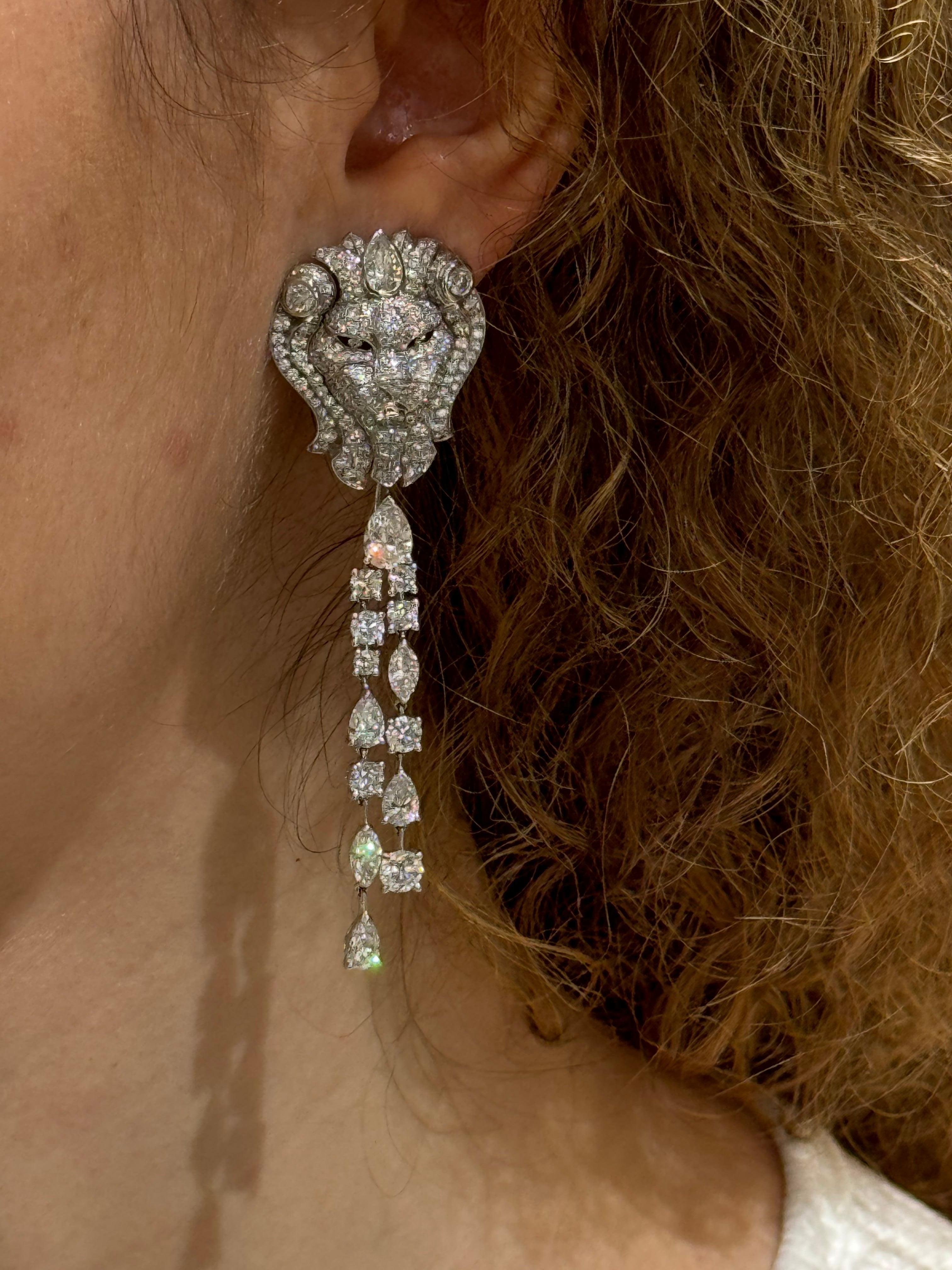 Chanel Löwe Weißgold Diamant-Ohrringe J60875 für Damen oder Herren im Angebot