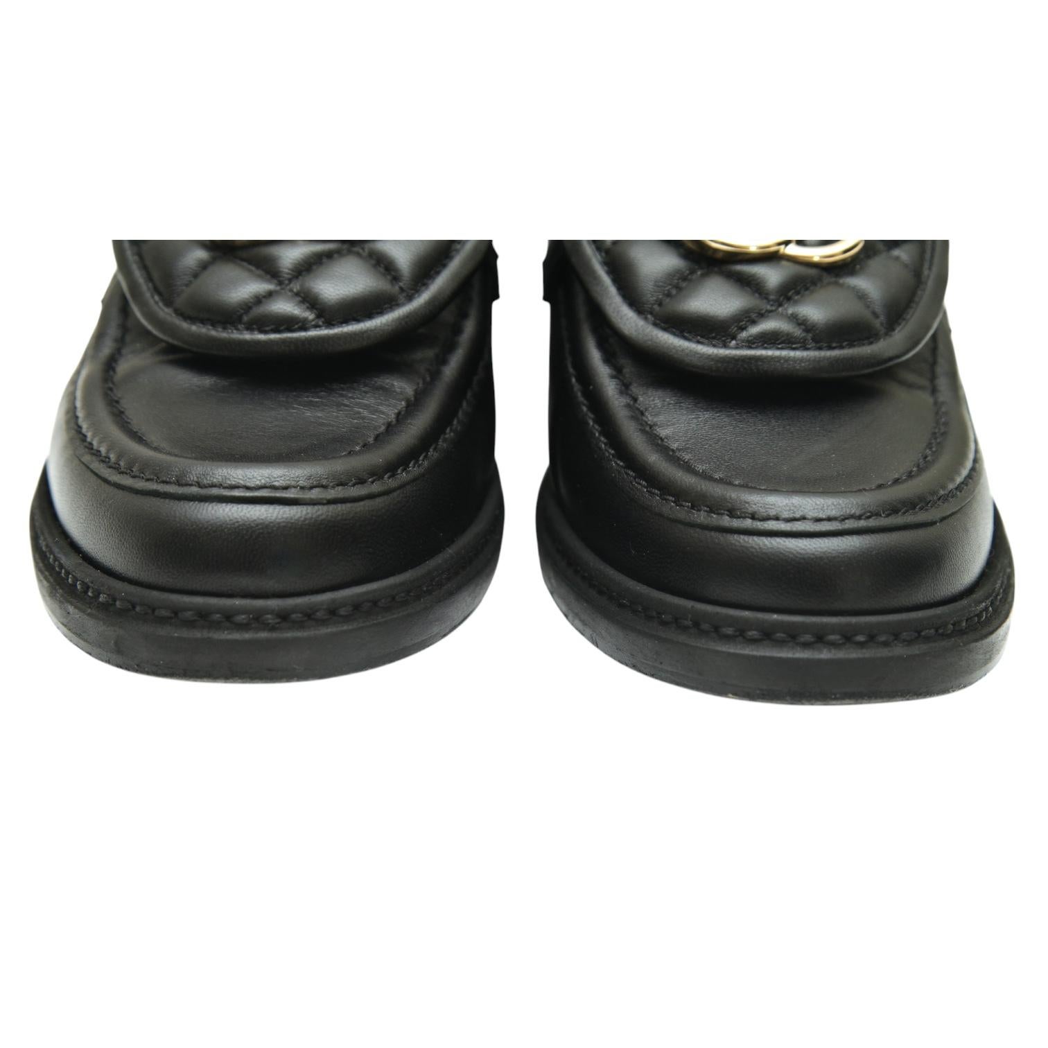 CHANEL Loafers Black Leather Quilted Lambskin Gold CC Turn Lock Flats Shoes 38.5 For Sale 2