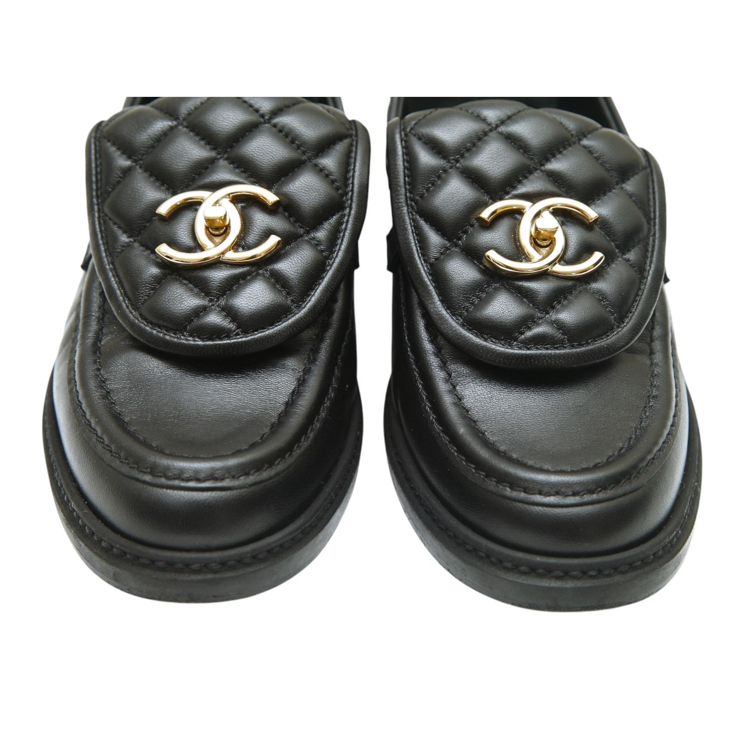 CHANEL Loafers Black Leather Quilted Lambskin Gold CC Turn Lock Flats Shoes 38.5 For Sale 3