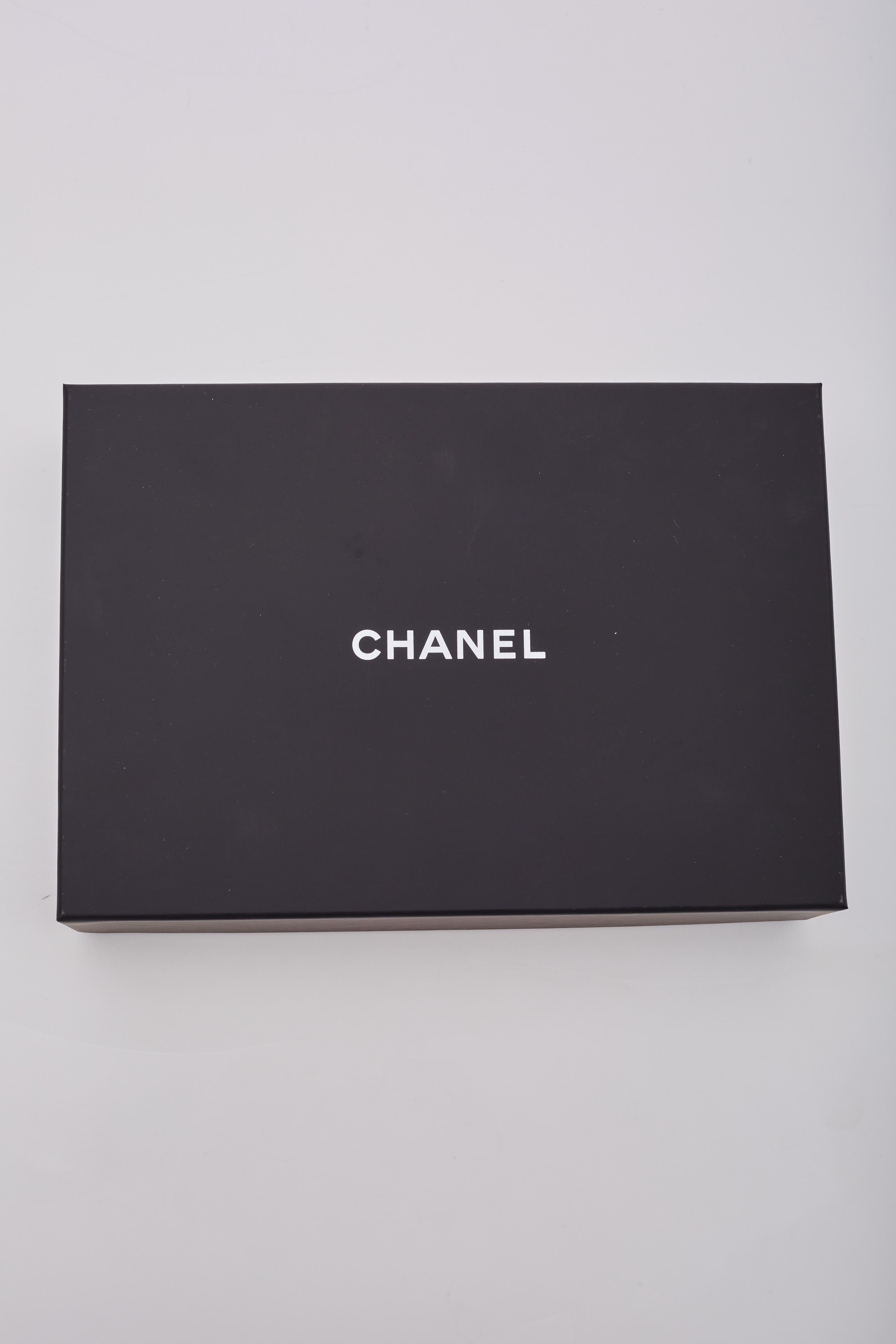 Chanel Logo Apricot-Strickbein-Krieger Gaiters mit Bein im Angebot 4