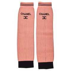 Guêtres en tricot avec logo Chanel abricot