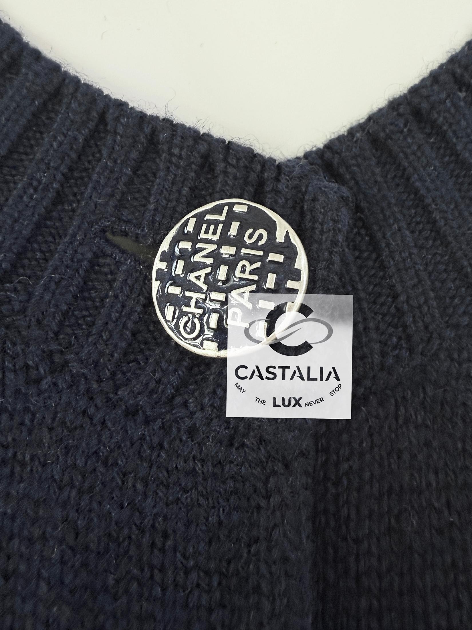 Chanel Logo Buttons Cashmere Cardigan 38 FR In New Condition In Dubai, AE