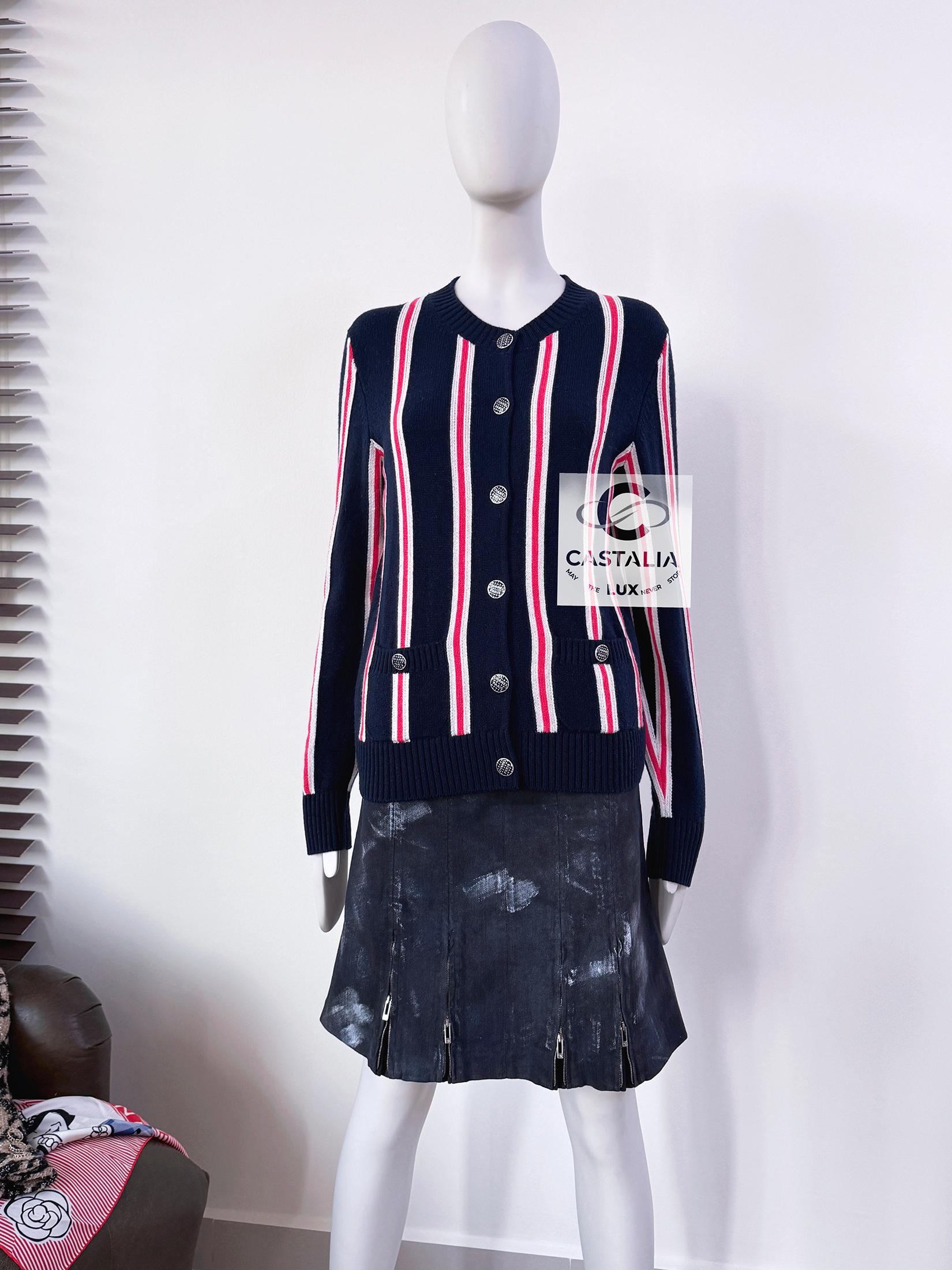 Women's or Men's Chanel Logo Buttons Cashmere Cardigan 38 FR