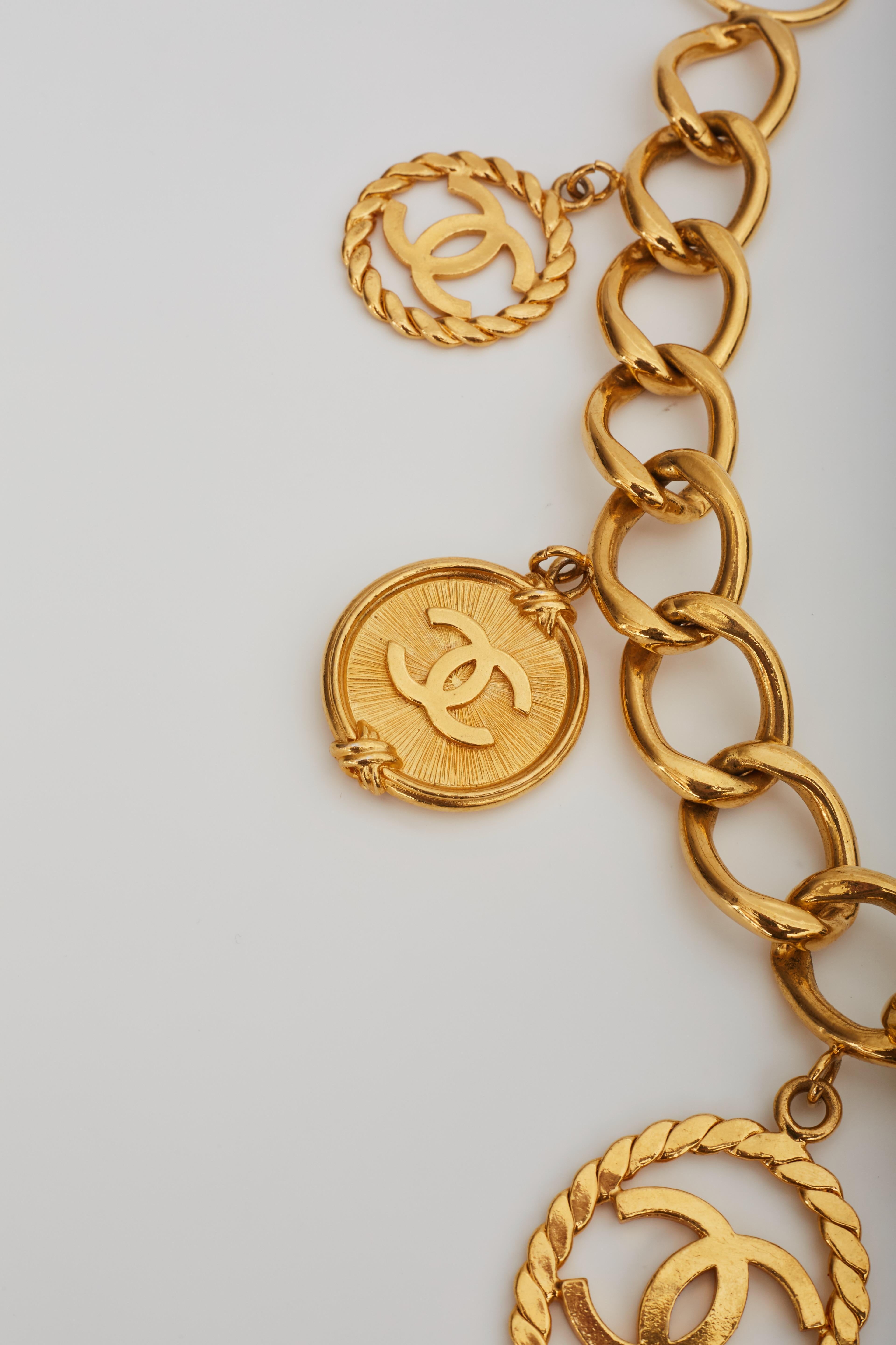 Chanel Logo Coin Medallion Charm Gold Chain Necklace Belt (1993) 26inch In Good Condition In Montreal, Quebec