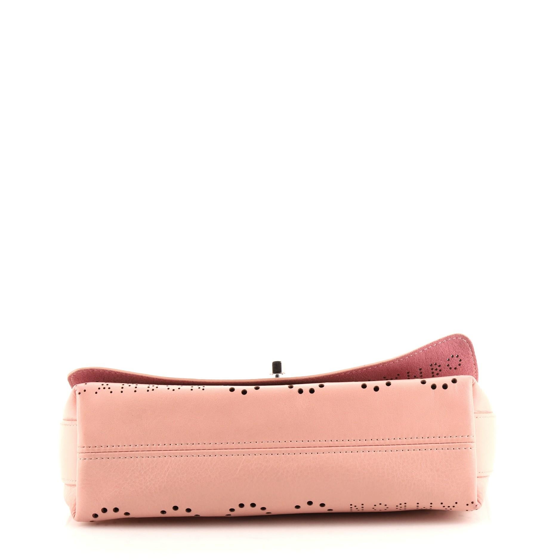 Chanel Logo Eyelets Flap Bag Perforiertes Kalbsleder für Damen oder Herren