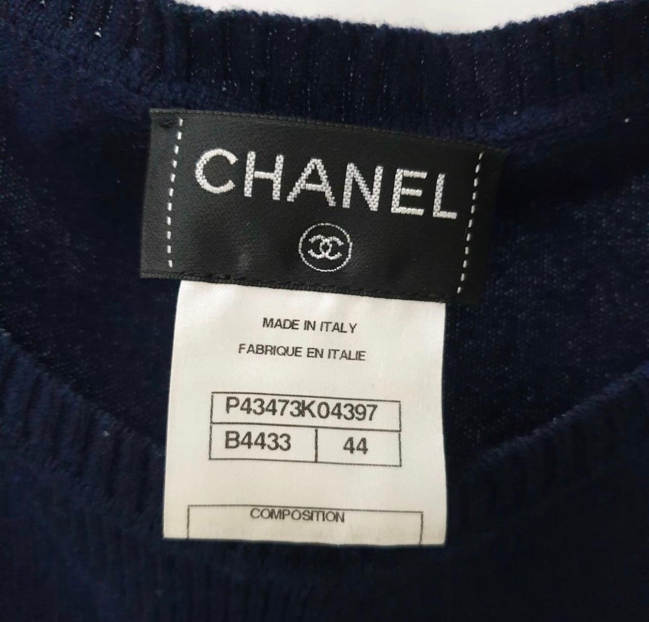 Chanel Logo Lion Cashmere Sweater In Good Condition In Krakow, PL