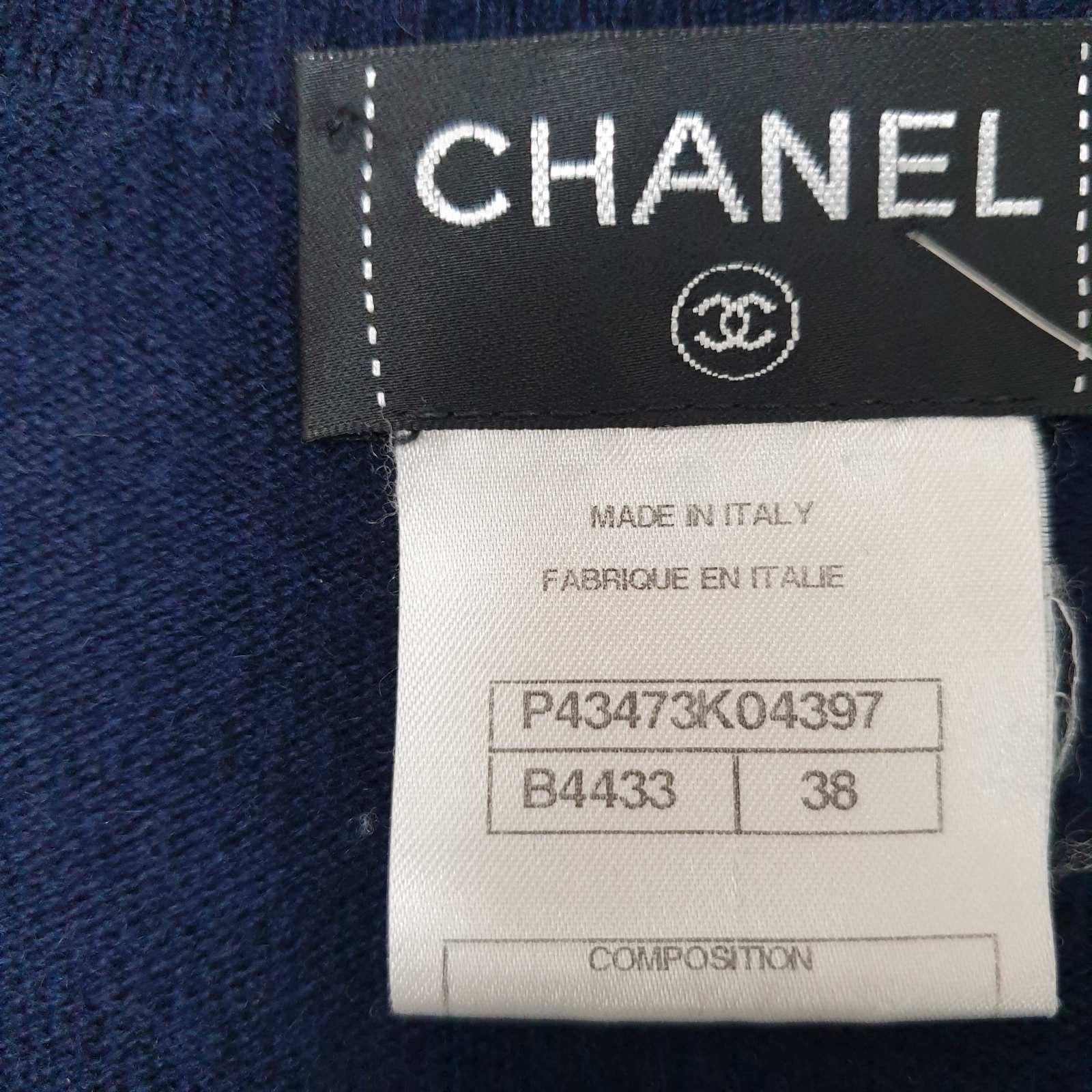 Women's Chanel Logo Lion Cashmere Sweater For Sale