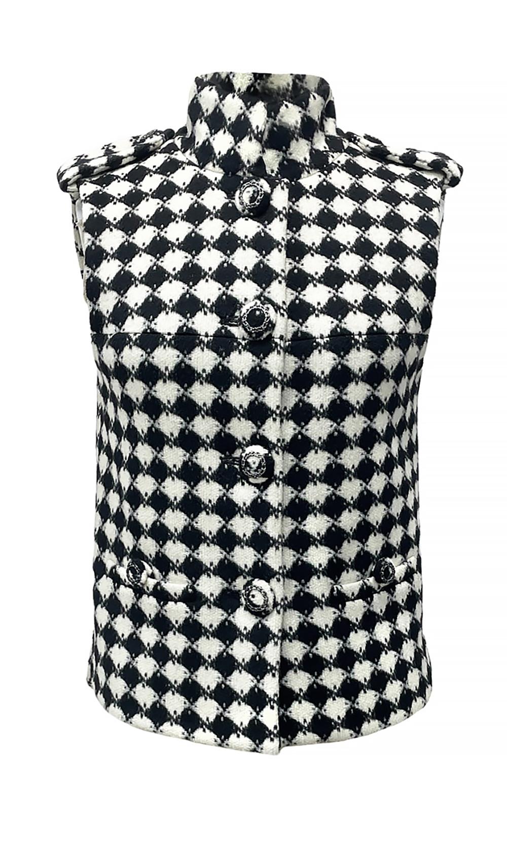 Women's or Men's Chanel London Collection Metiers d'Art Vest