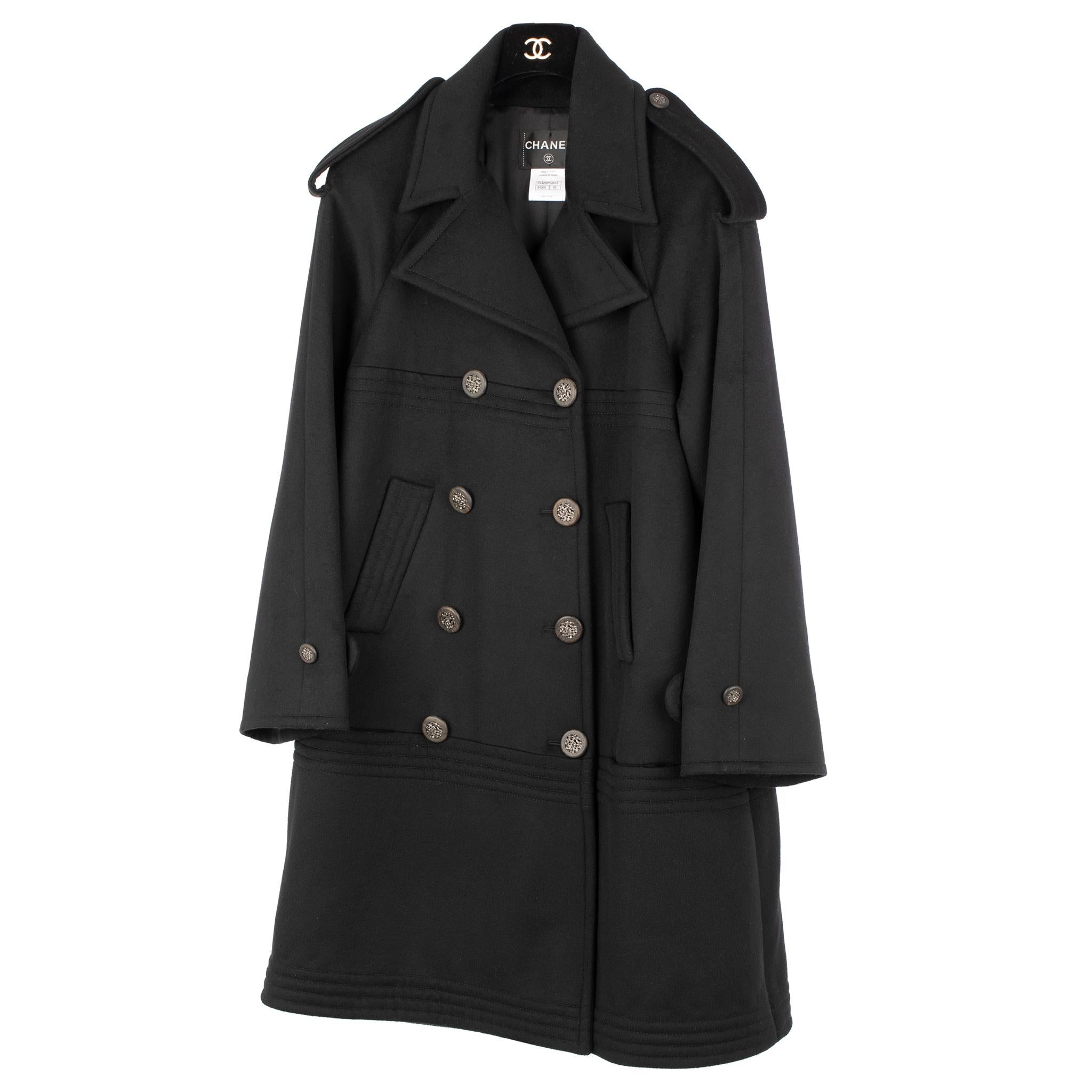 Langer schwarzer Chanel-Trenchcoat 42 FR (Schwarz) im Angebot