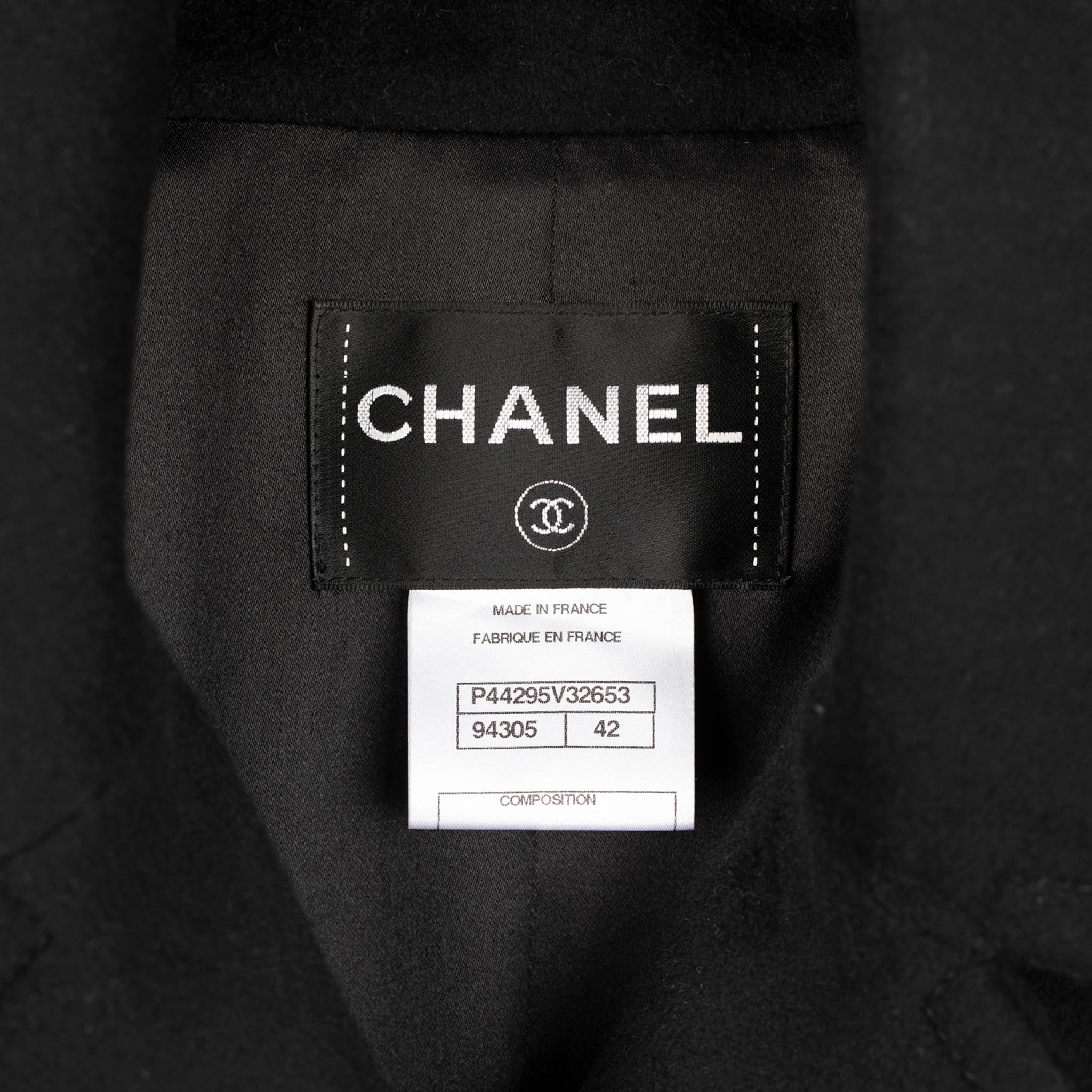 Women's Chanel Long Black Trench Coat 42 FR For Sale