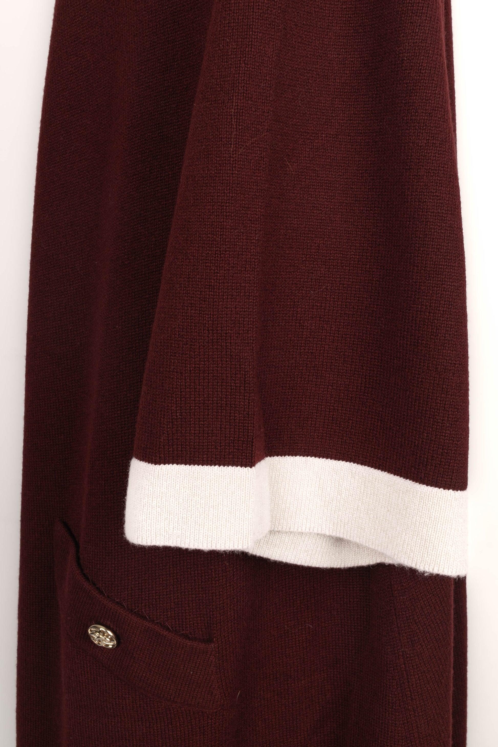 Chanel Cardigan long bordeaux en cachemire en vente 2