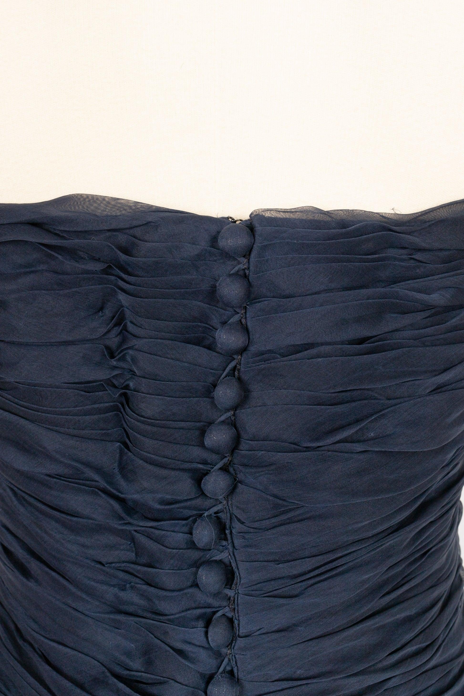 Robe bustier longue en taffetas de soie plissé bleu marine Chanel en vente 2