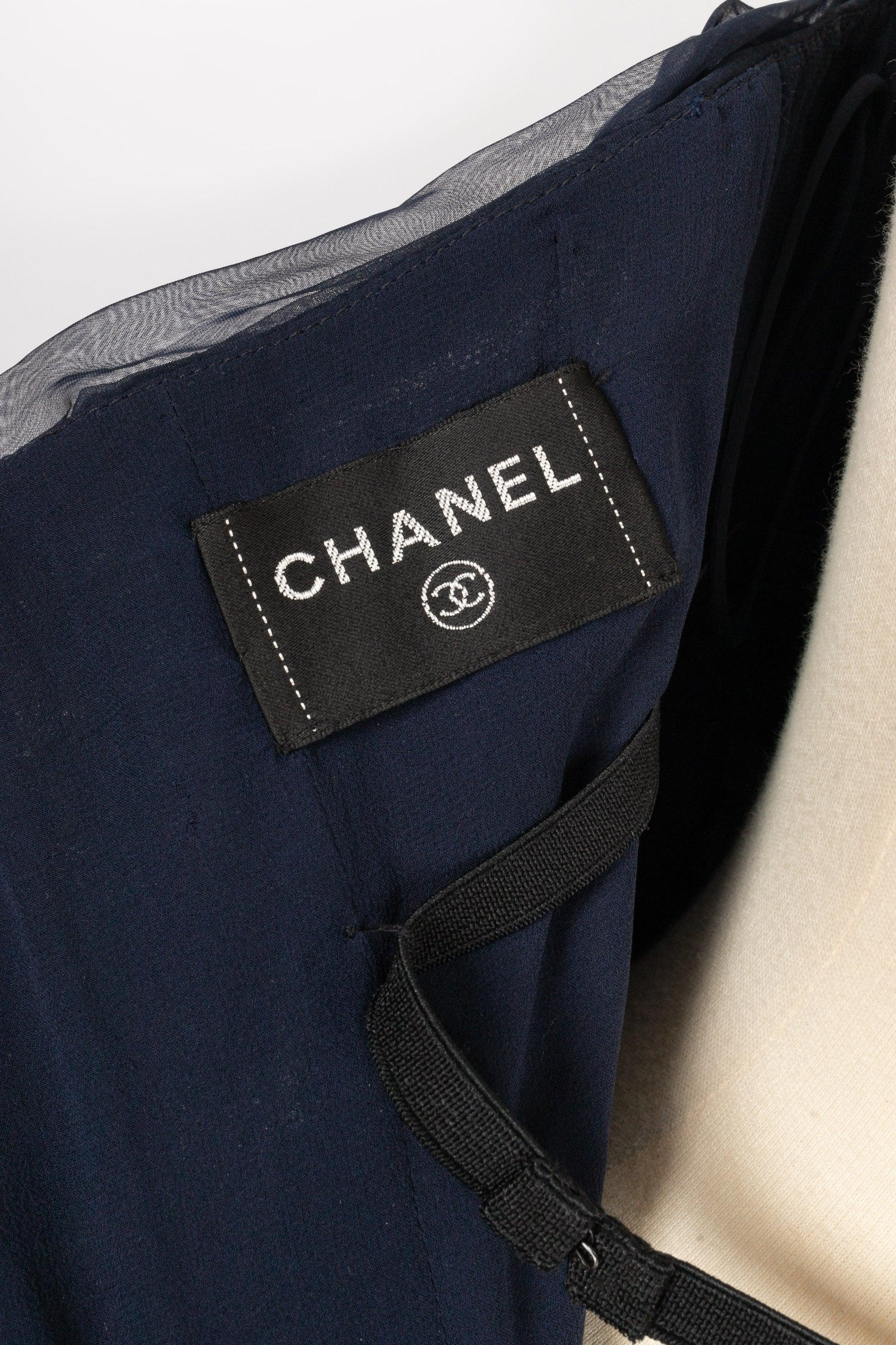 Robe bustier longue en taffetas de soie plissé bleu marine Chanel en vente 4