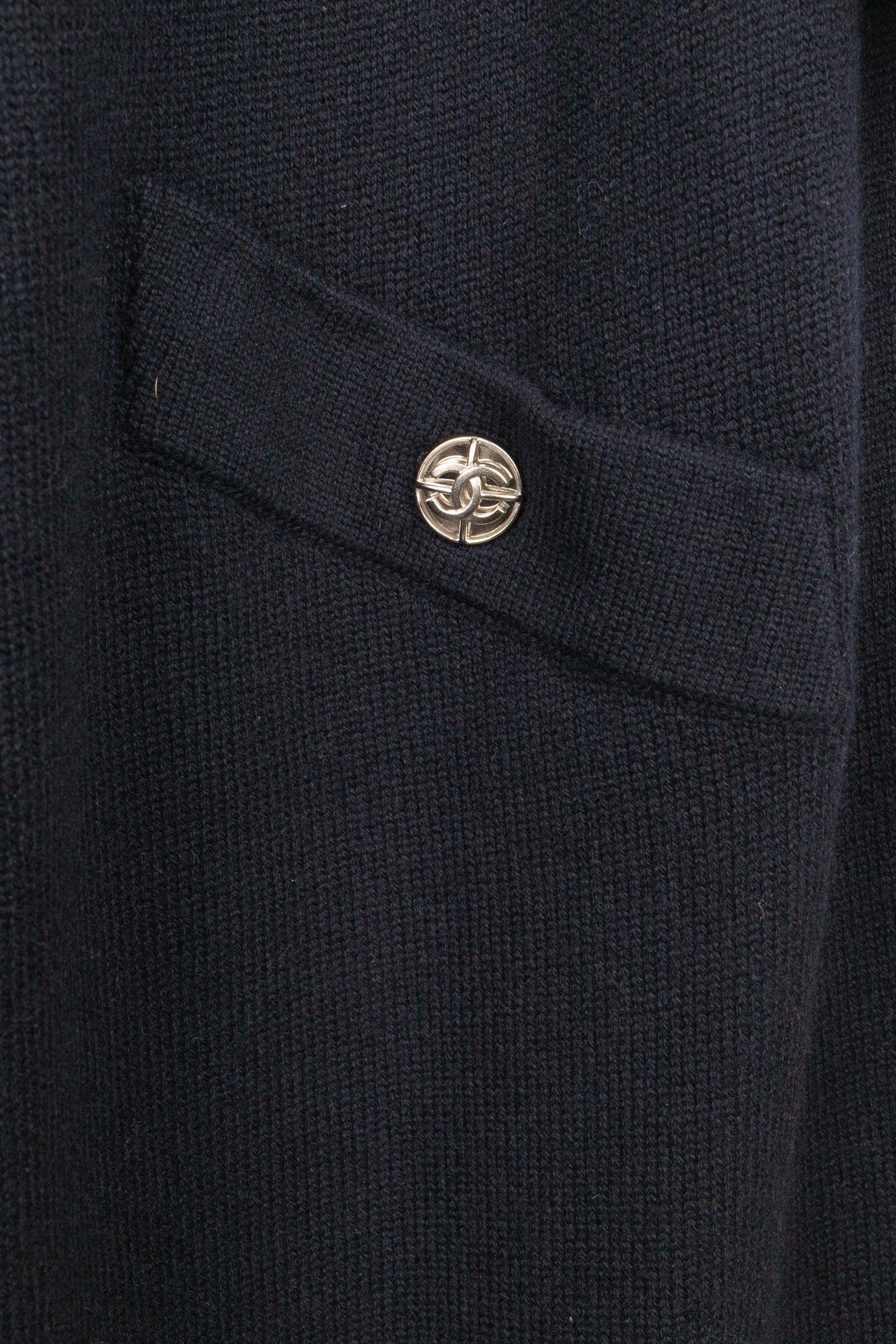 Cardigan long en cachemire Chanel en vente 1
