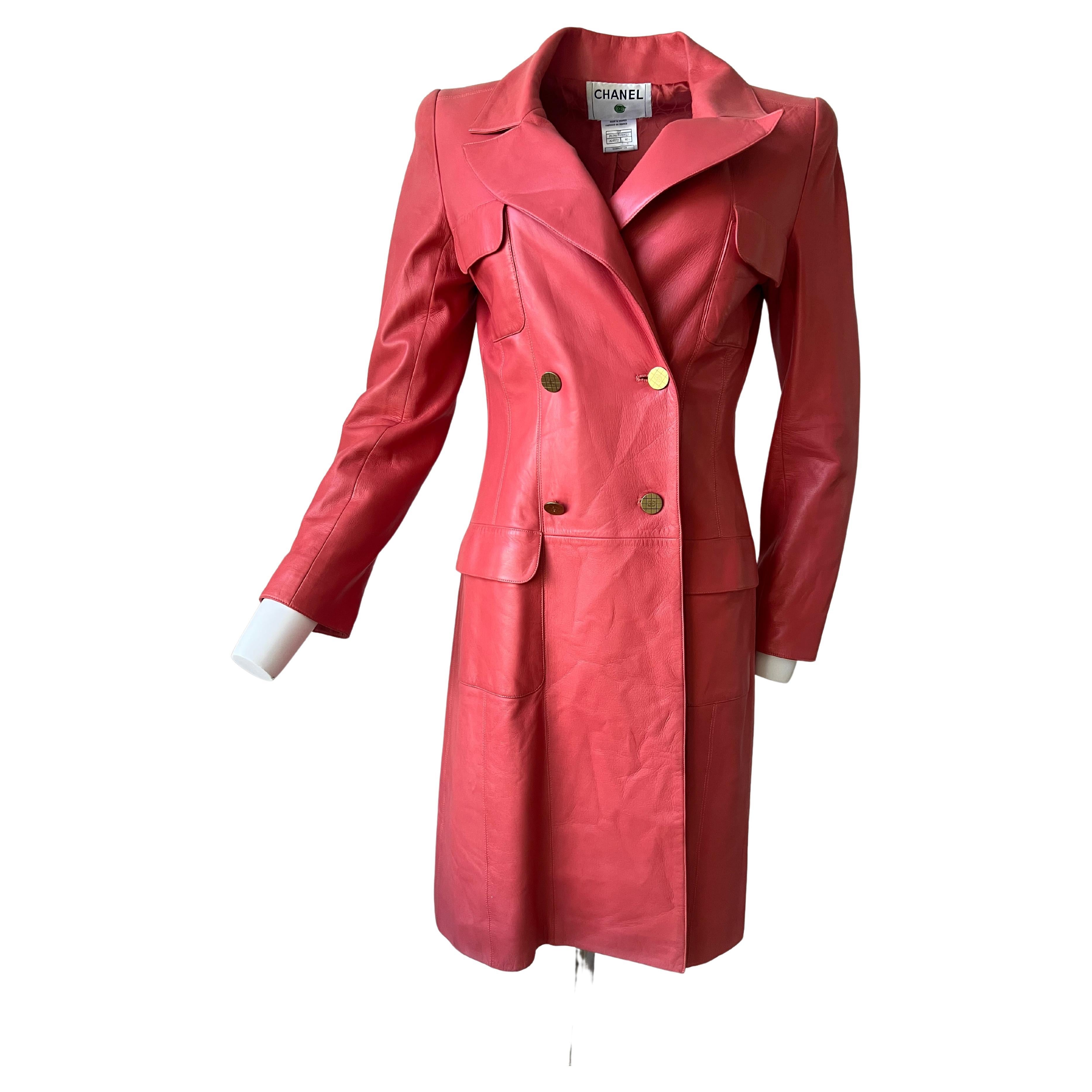 Giacca lunga in pelle di corallo Chanel 2001 in vendita 5