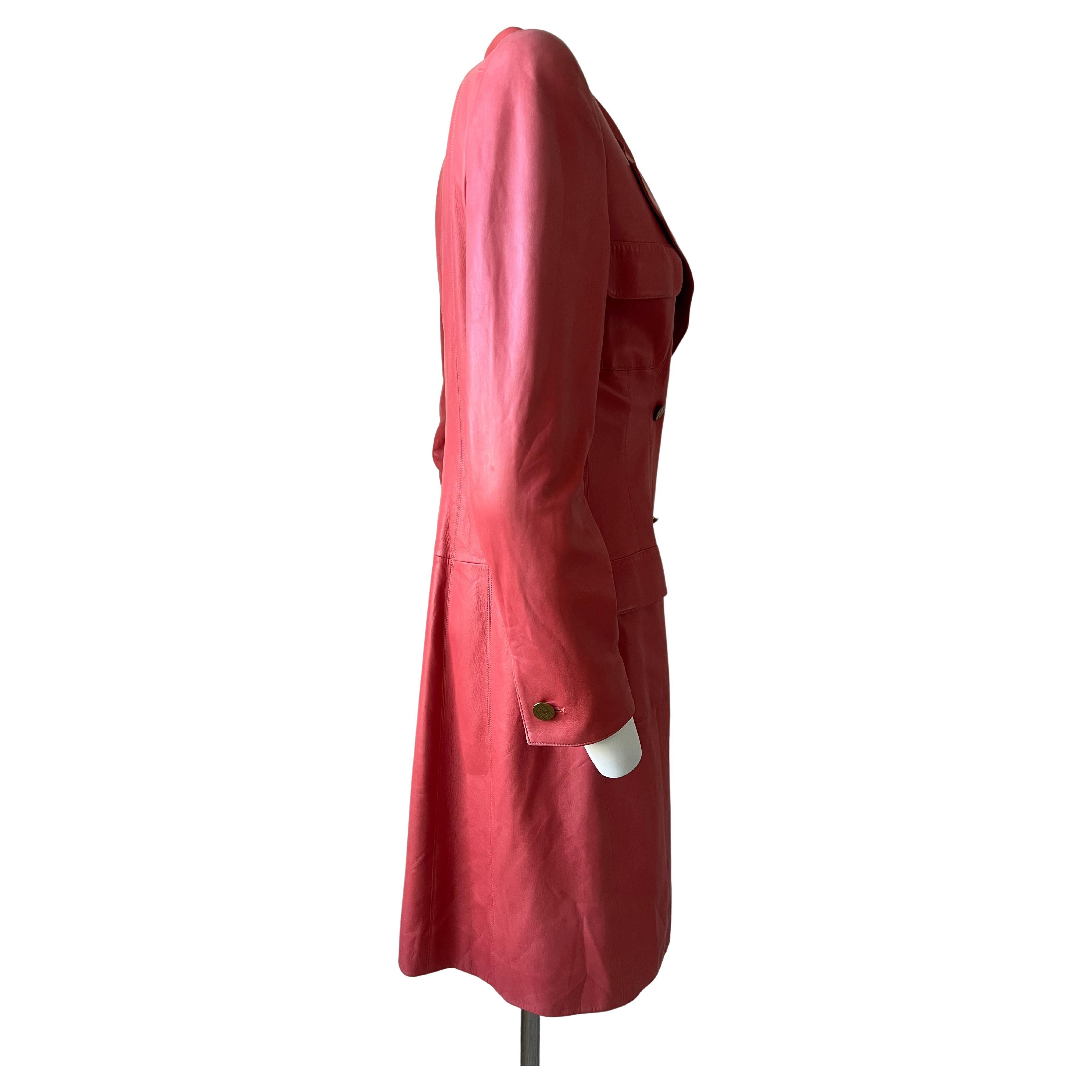 Rosso Giacca lunga in pelle di corallo Chanel 2001 in vendita